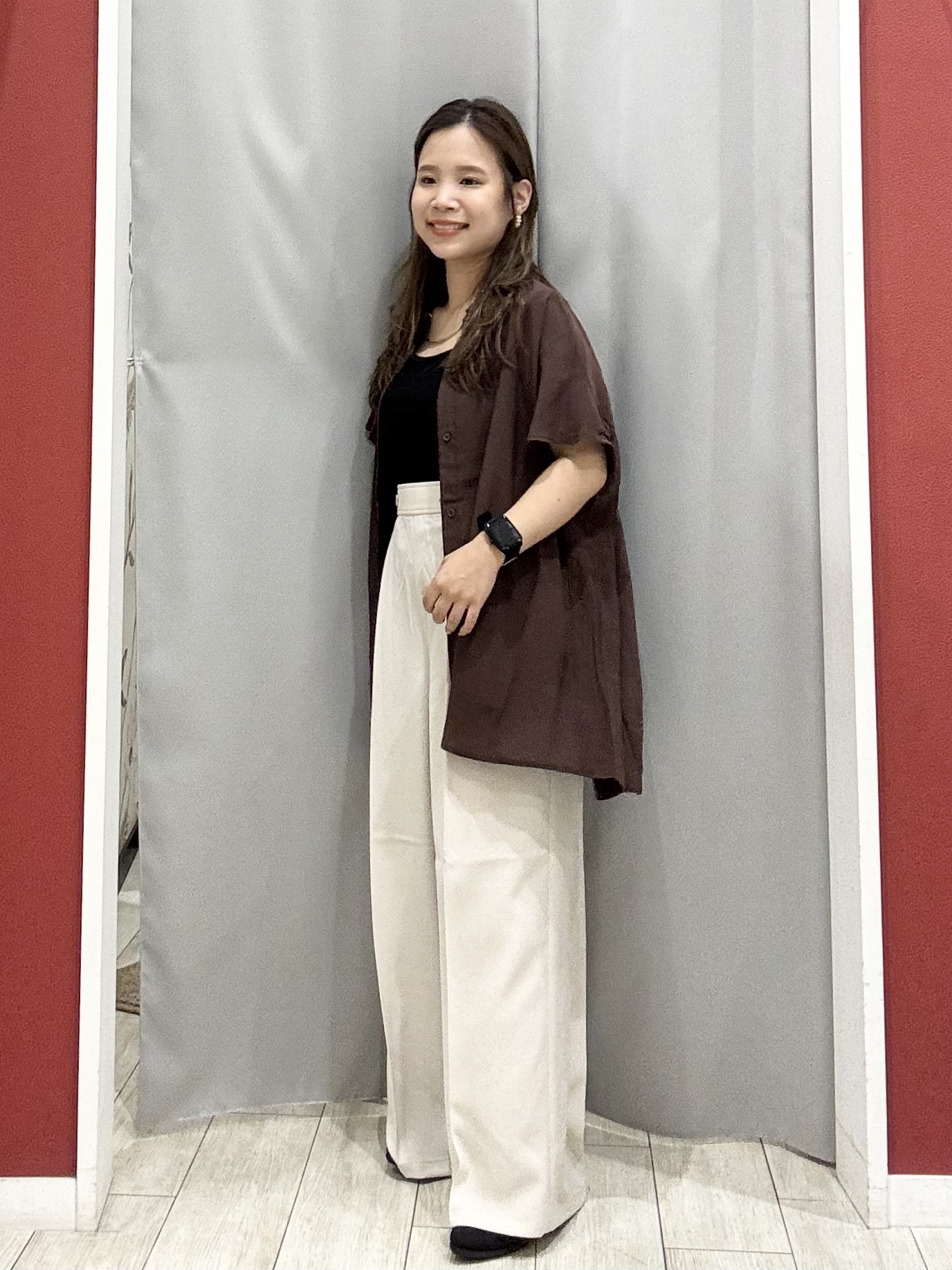 shioさんの「SHOO･LA･RUE｜【UV/洗濯機可】ほんのりシアーで上品な バックギャザーブラウス」を使ったコーディネート