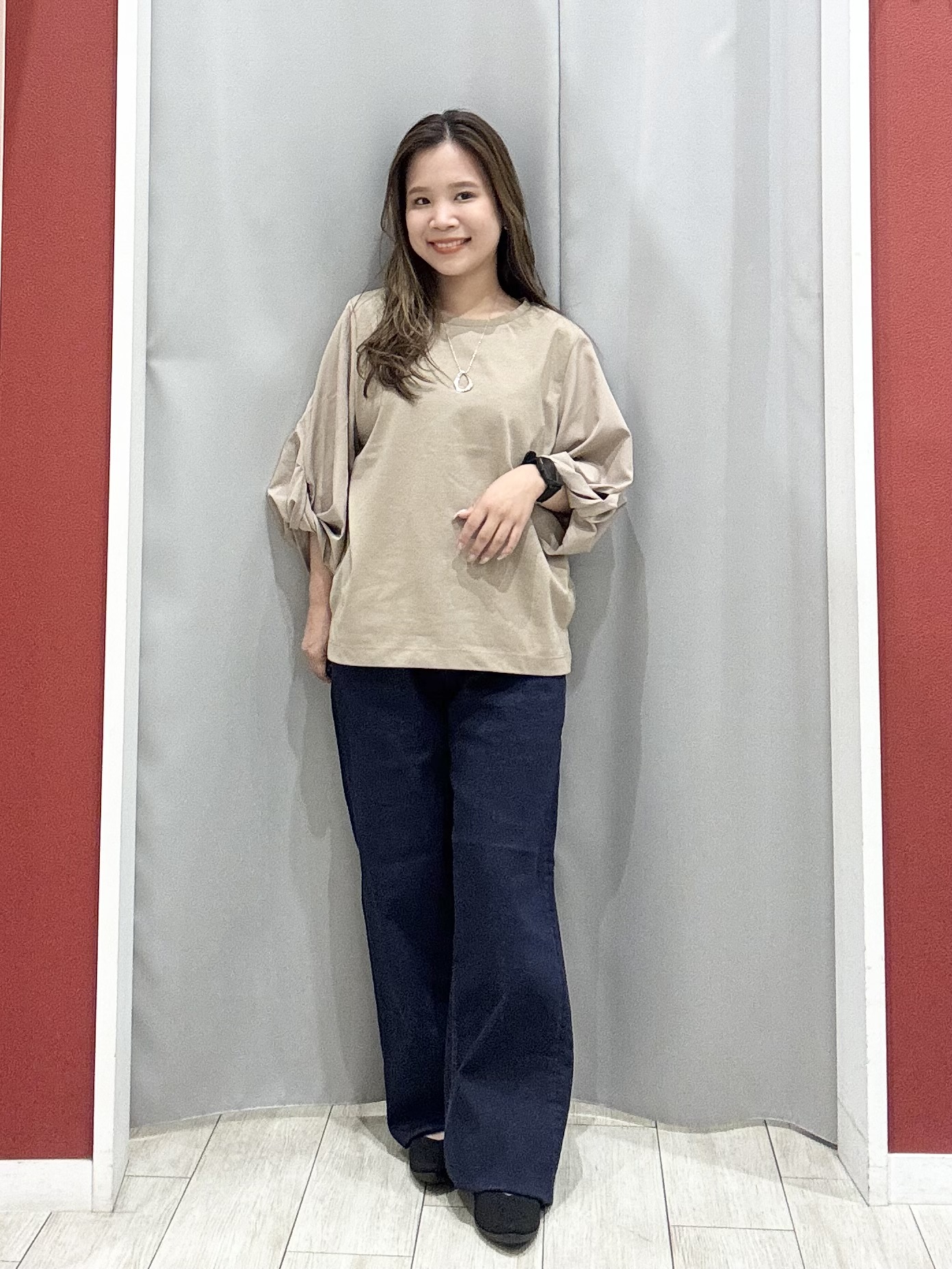 shioさんの「SHOO･LA･RUE｜【S-LL/洗濯機可/二の腕カバー】楽に上品見え ツイストスリーブトップス」を使ったコーディネート