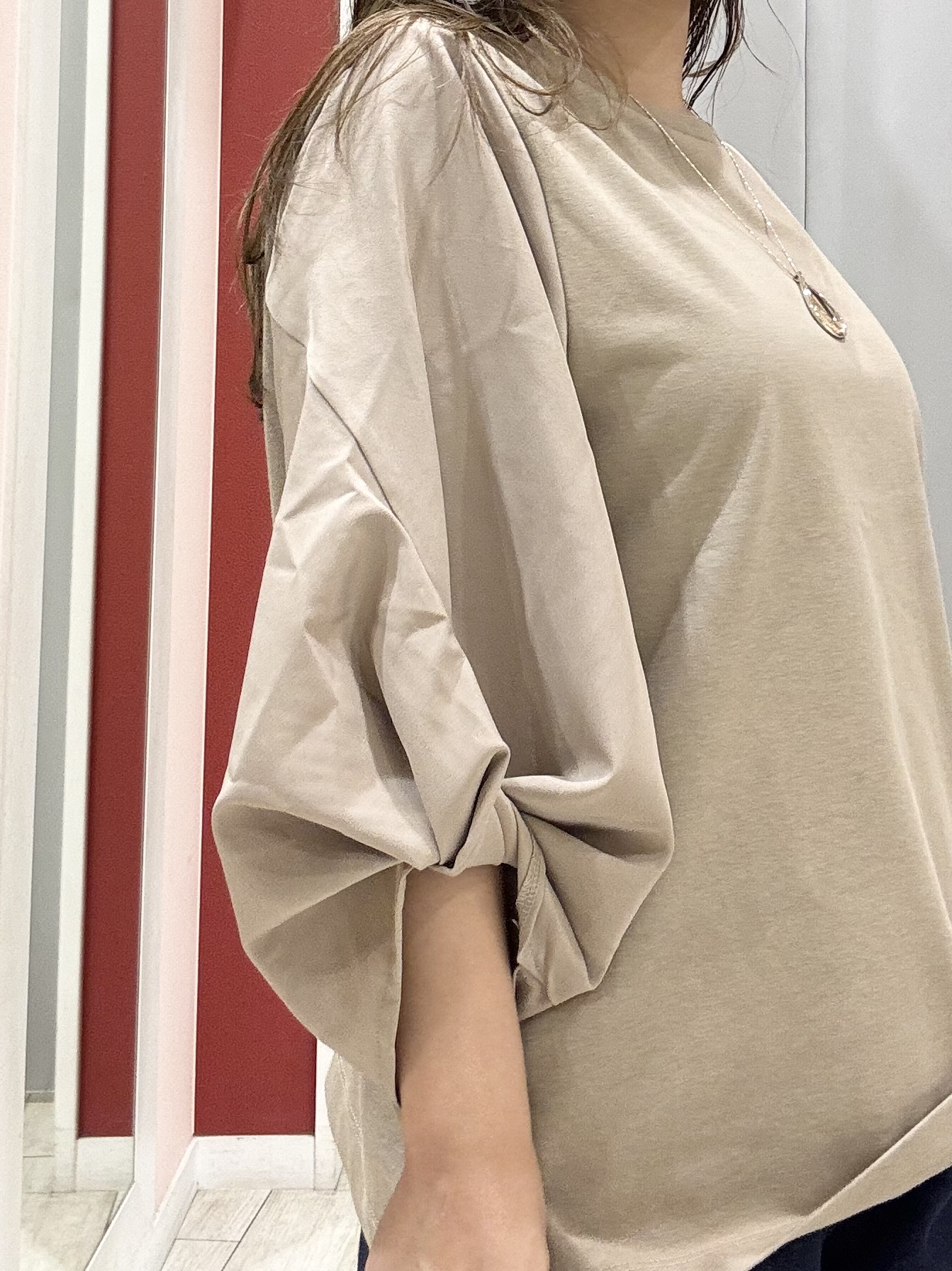 shioさんの「SHOO･LA･RUE｜【S-LL/洗濯機可/二の腕カバー】楽に上品見え ツイストスリーブトップス」を使ったコーディネート