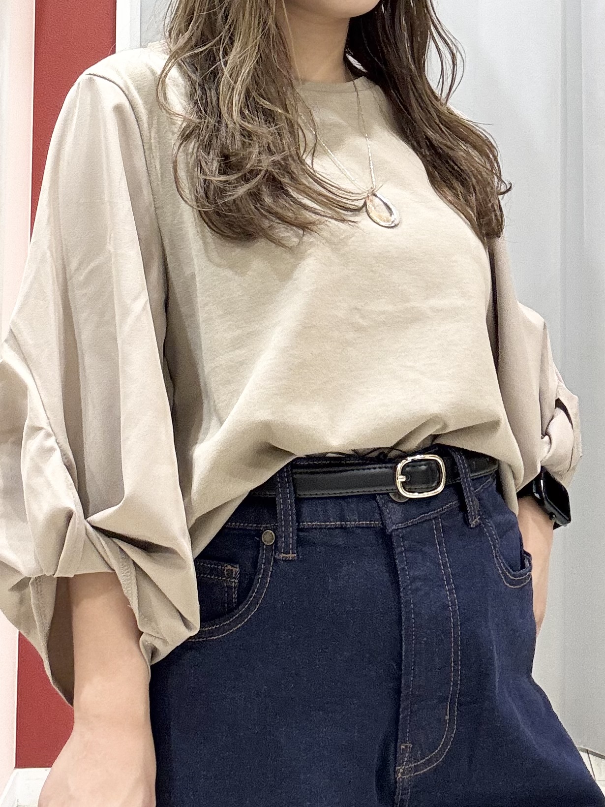 shioさんの「SHOO･LA･RUE｜【S-LL/洗濯機可/二の腕カバー】楽に上品見え ツイストスリーブトップス」を使ったコーディネート