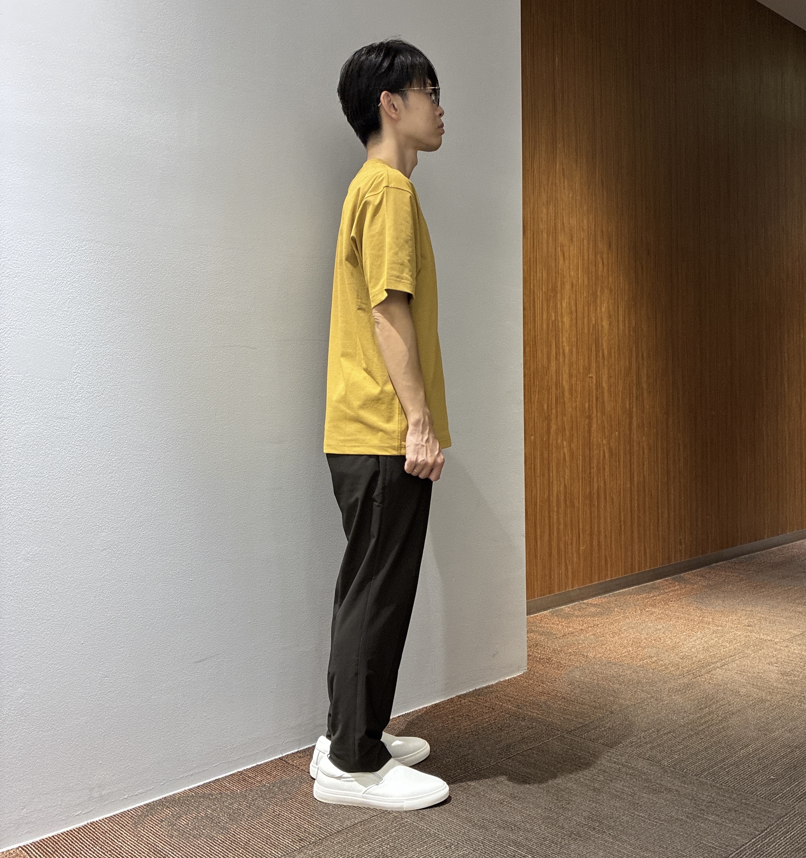 わいずみさんの「TAKEO KIKUCHI｜【汗染み軽減/接触冷感】フェイクレイヤード ワンポイント刺繍Ｔシャツ」を使ったコーディネート