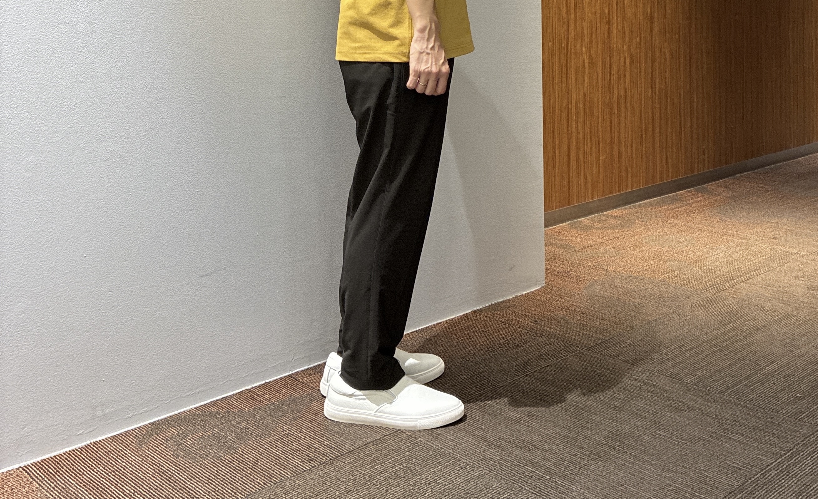 わいずみさんの「TAKEO KIKUCHI｜【汗染み軽減/接触冷感】フェイクレイヤード ワンポイント刺繍Ｔシャツ」を使ったコーディネート