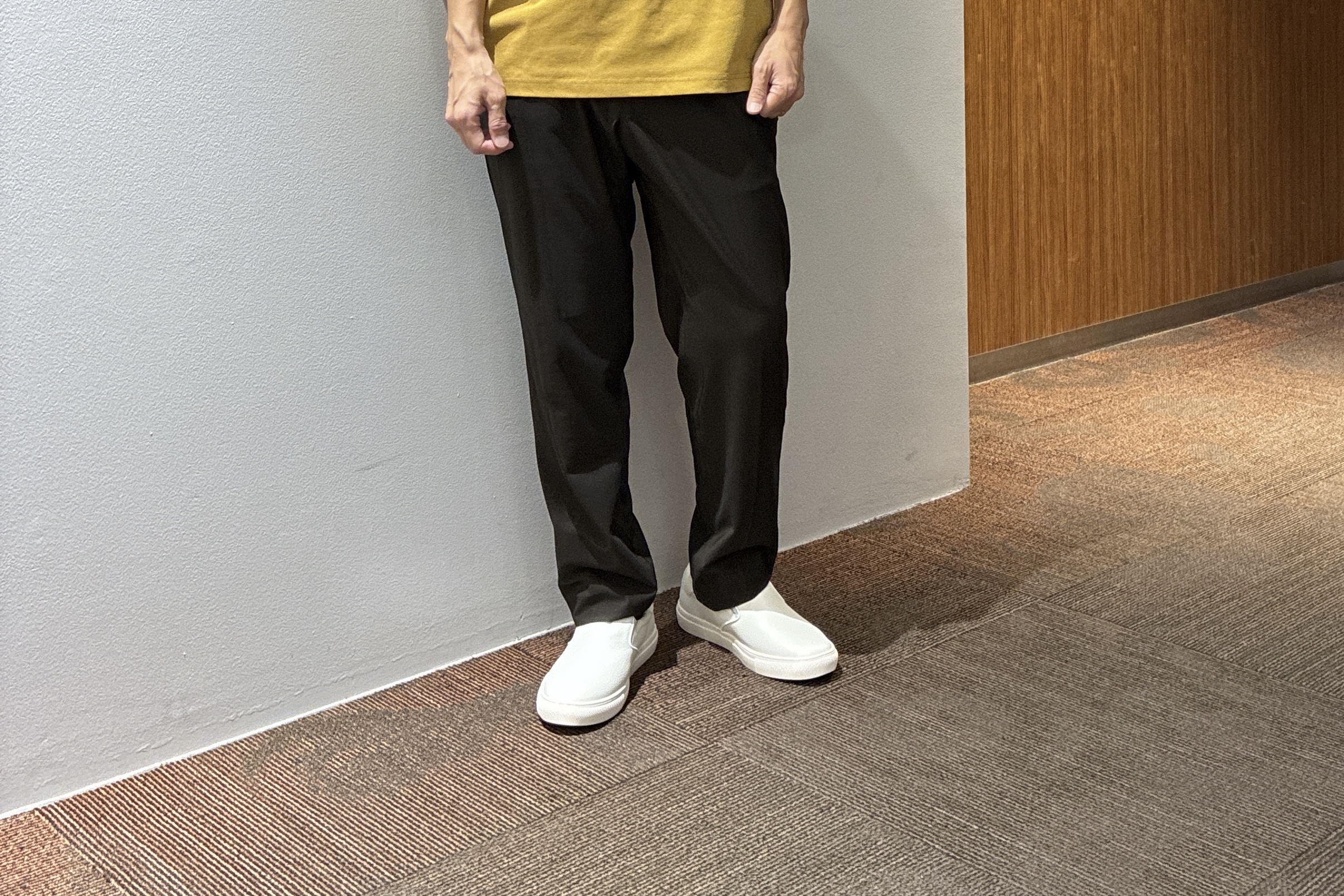 わいずみさんの「TAKEO KIKUCHI｜【汗染み軽減/接触冷感】フェイクレイヤード ワンポイント刺繍Ｔシャツ」を使ったコーディネート