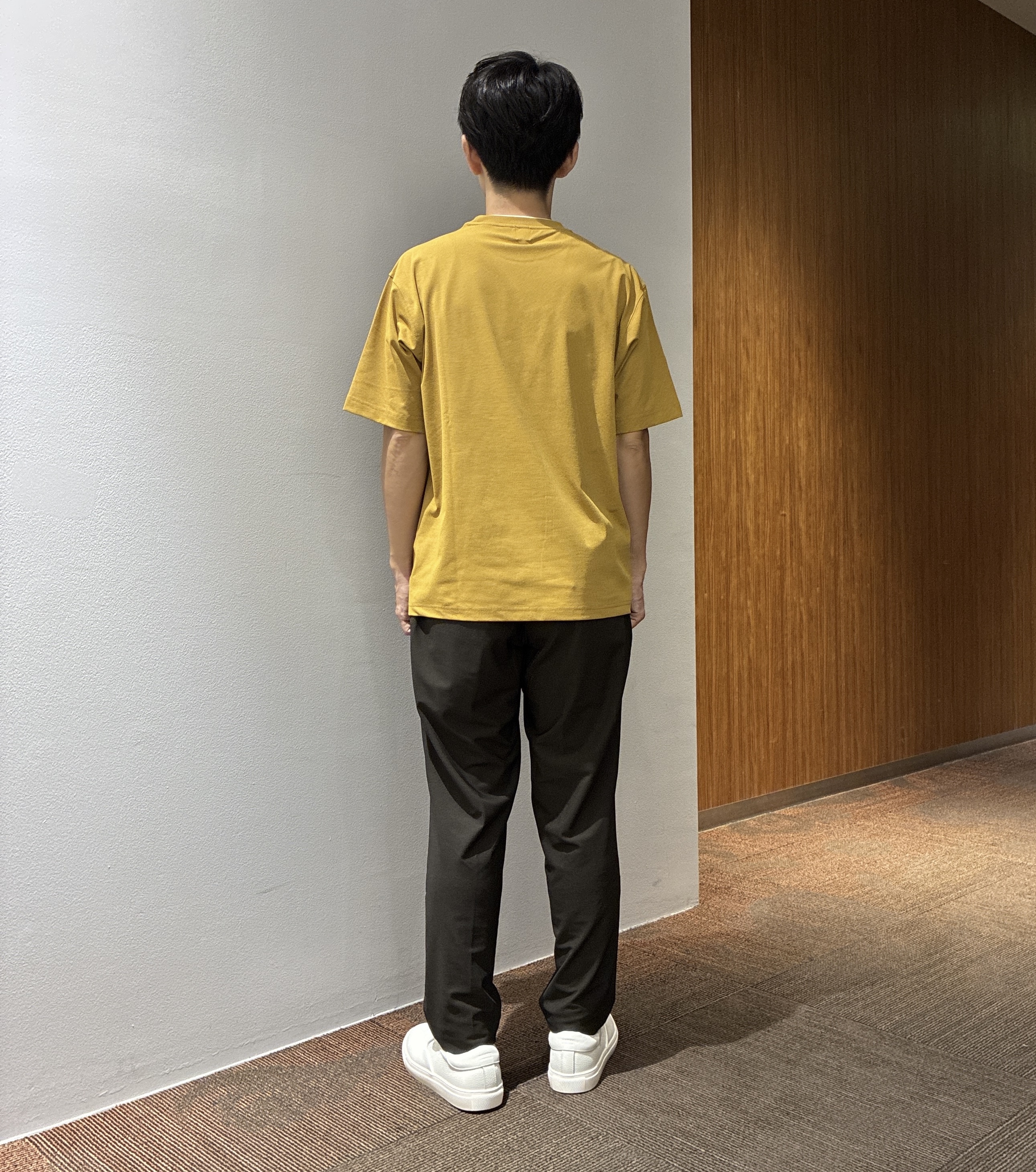 わいずみさんの「TAKEO KIKUCHI｜【汗染み軽減/接触冷感】フェイクレイヤード ワンポイント刺繍Ｔシャツ」を使ったコーディネート