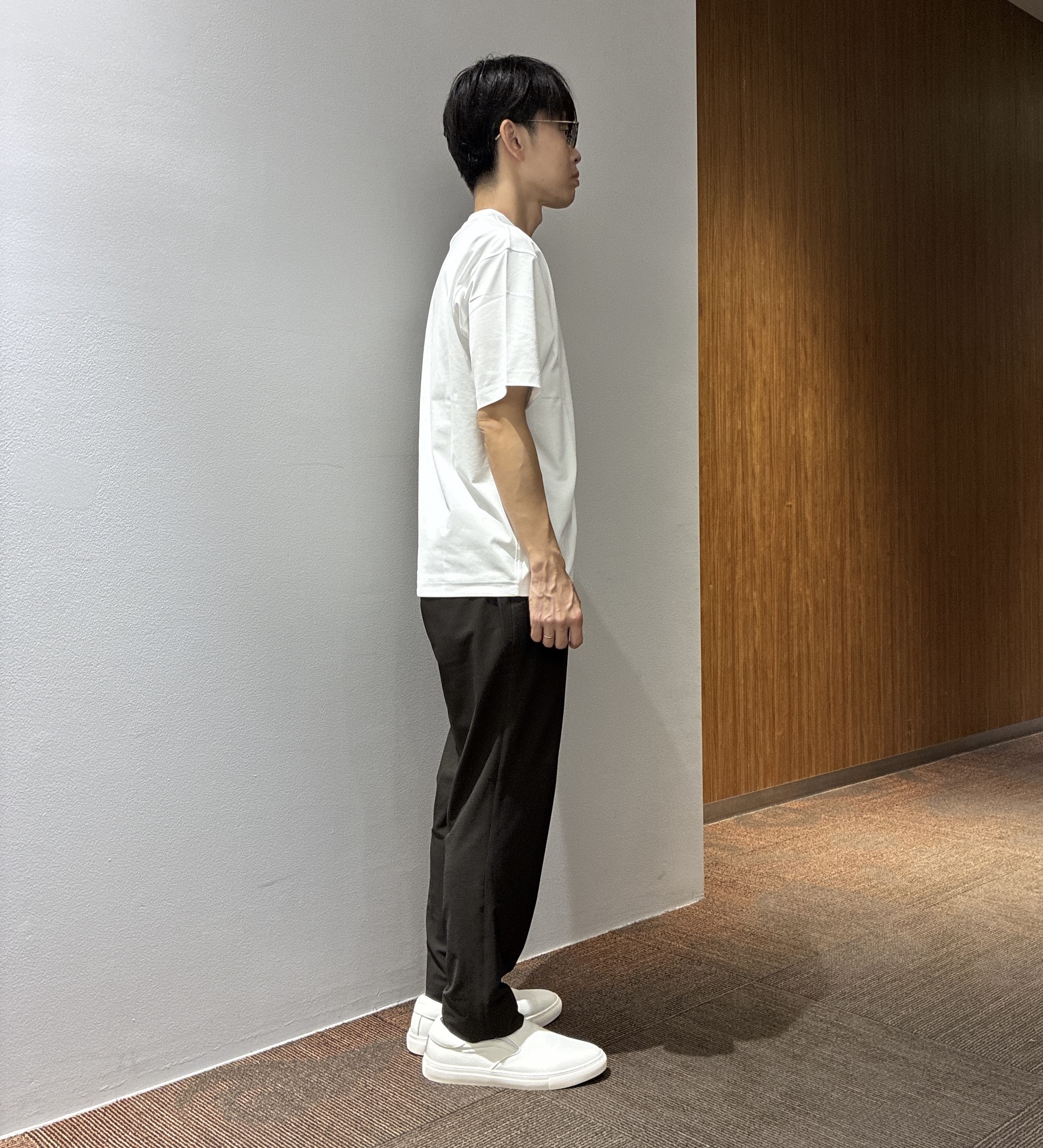 わいずみさんの「TAKEO KIKUCHI｜【汗染み軽減/接触冷感】フェイクレイヤード ワンポイント刺繍Ｔシャツ」を使ったコーディネート