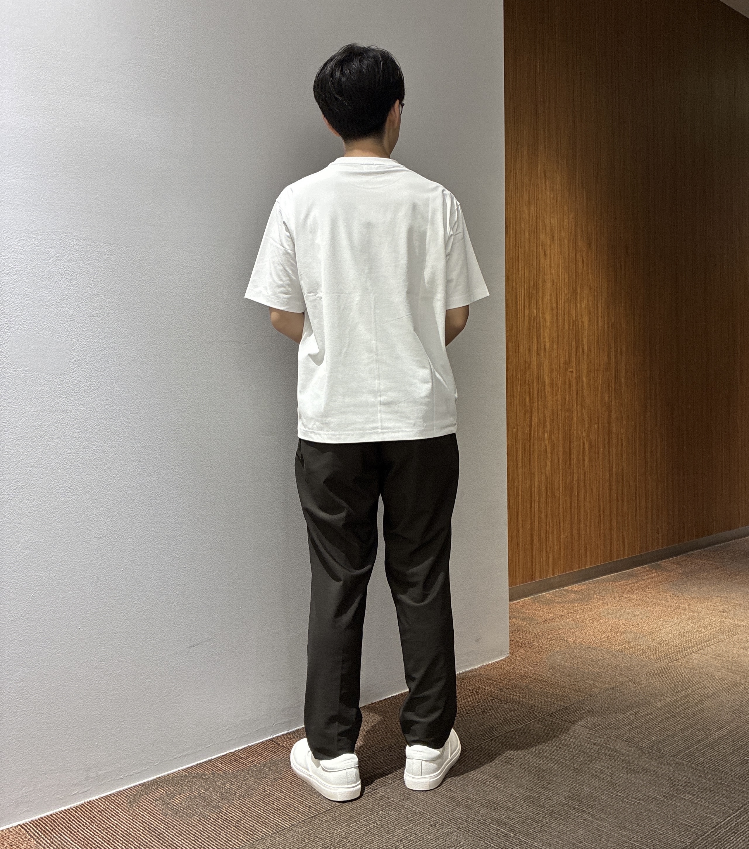 わいずみさんの「TAKEO KIKUCHI｜【汗染み軽減/接触冷感】フェイクレイヤード ワンポイント刺繍Ｔシャツ」を使ったコーディネート