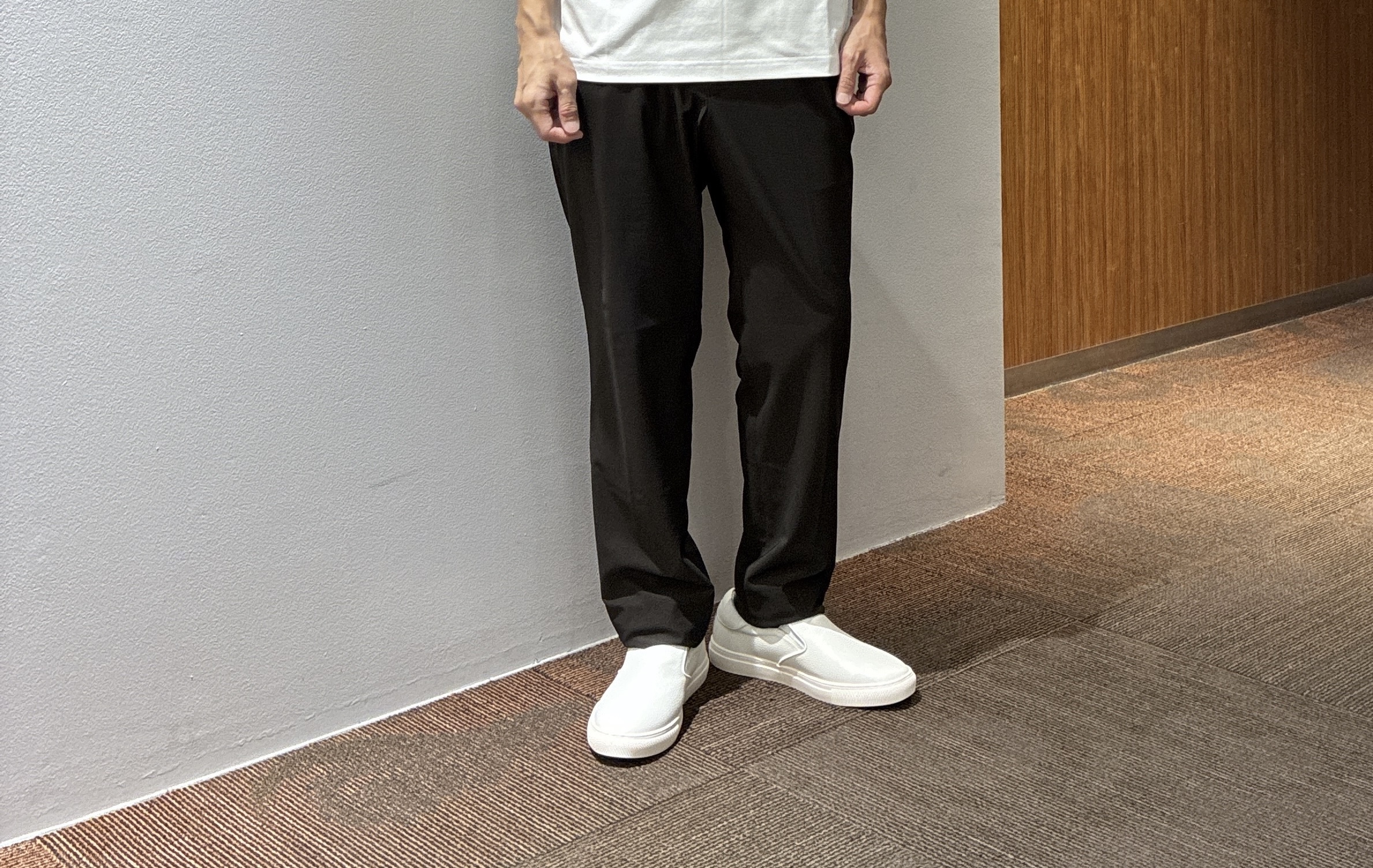 わいずみさんの「TAKEO KIKUCHI｜【汗染み軽減/接触冷感】フェイクレイヤード ワンポイント刺繍Ｔシャツ」を使ったコーディネート