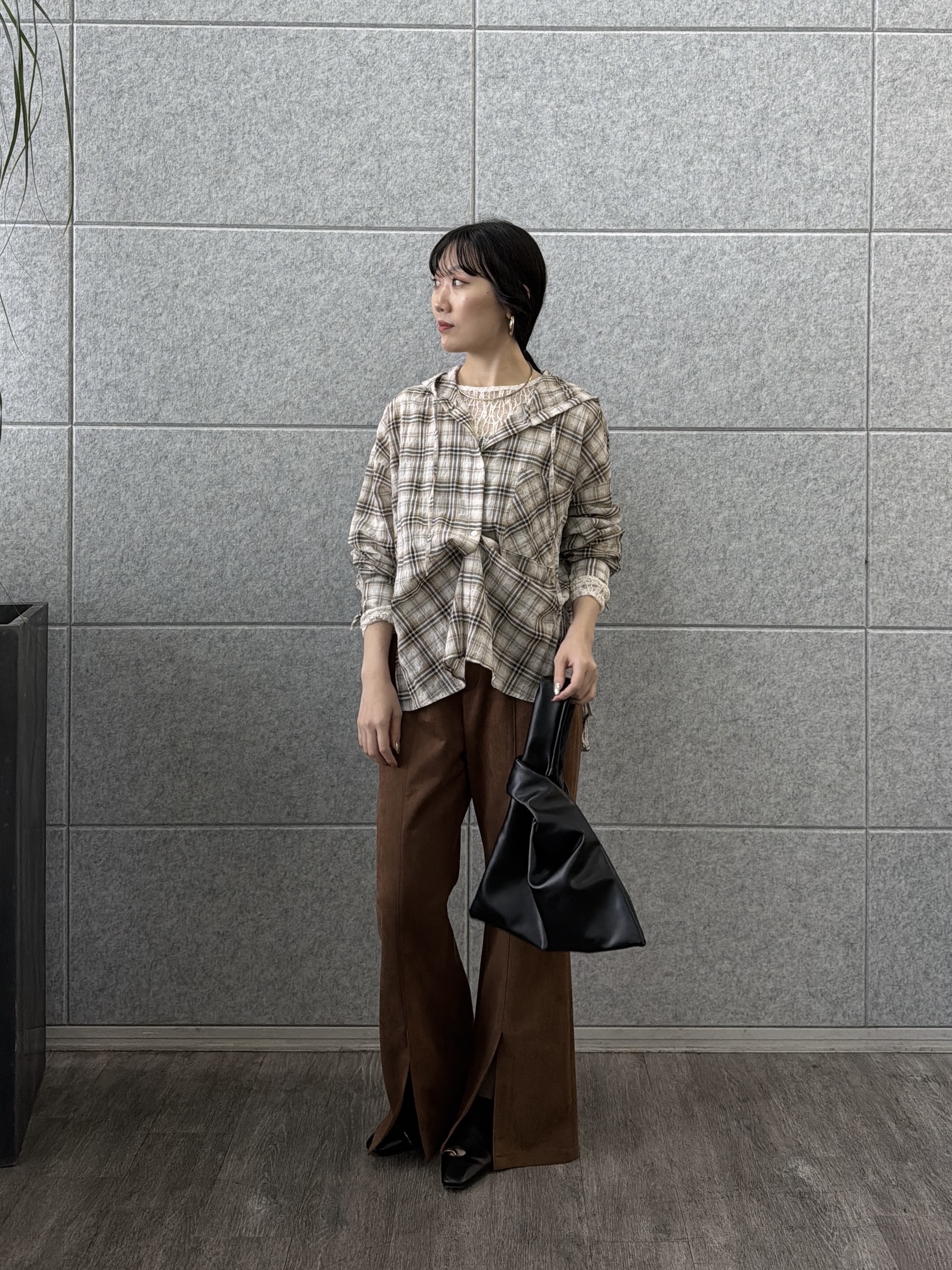 rinaさんの「INDIVI｜シアーレースレイヤードプルオーバー」を使ったコーディネート