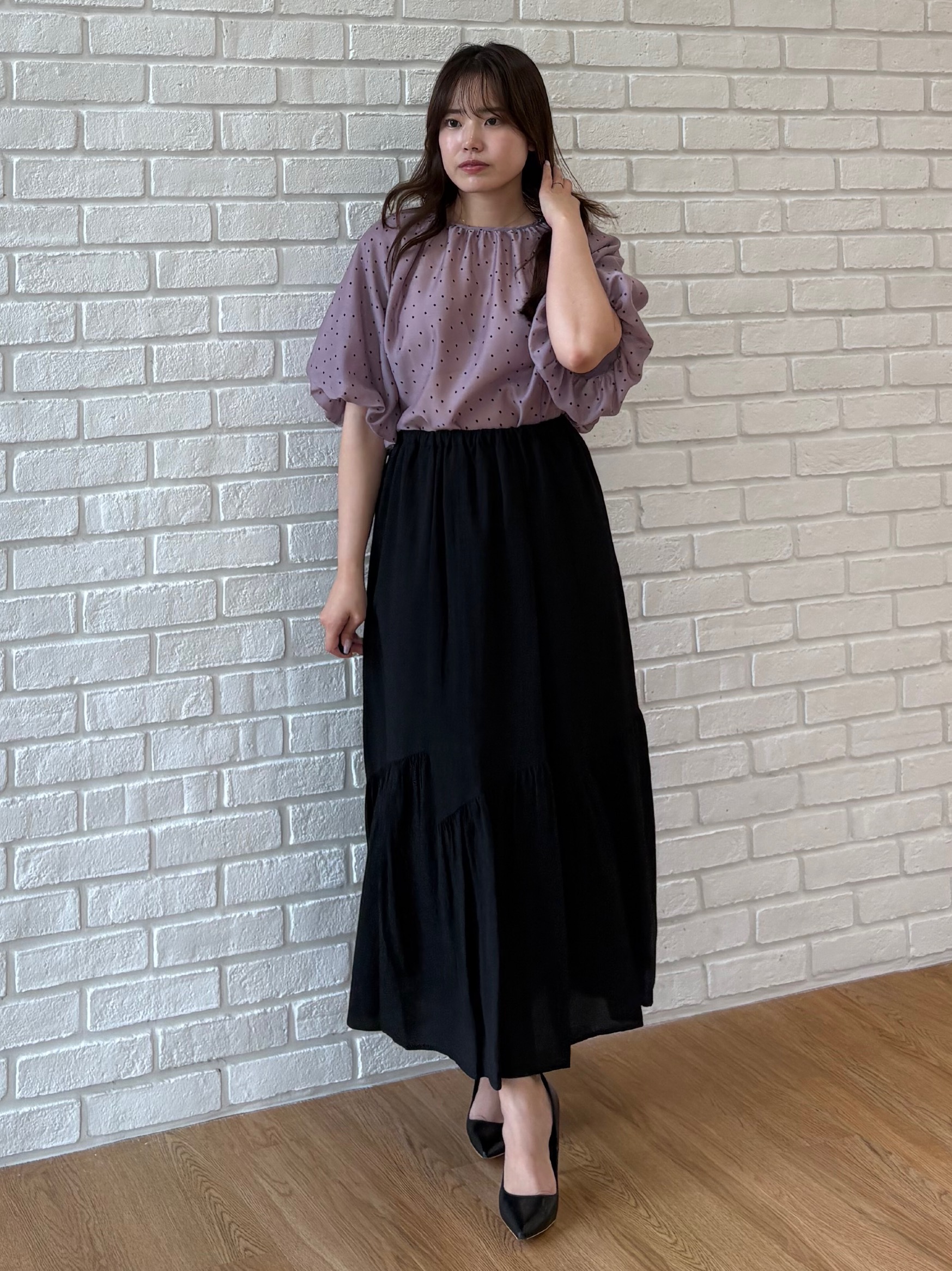MISAKIさんの「COUP DE CHANCE｜【体型カバー】シアードットブラウス」を使ったコーディネート