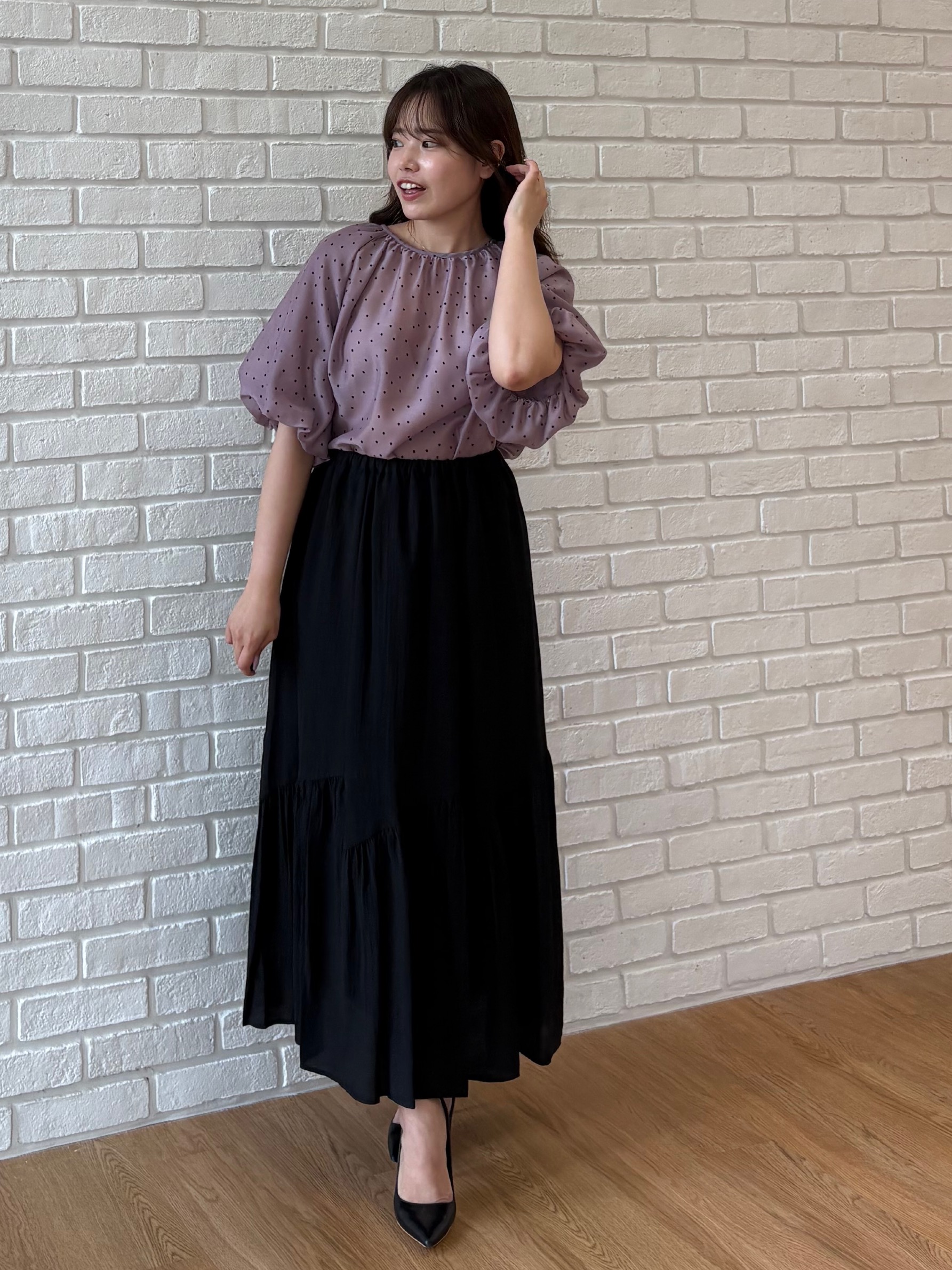 MISAKIさんの「COUP DE CHANCE｜【体型カバー】シアードットブラウス」を使ったコーディネート