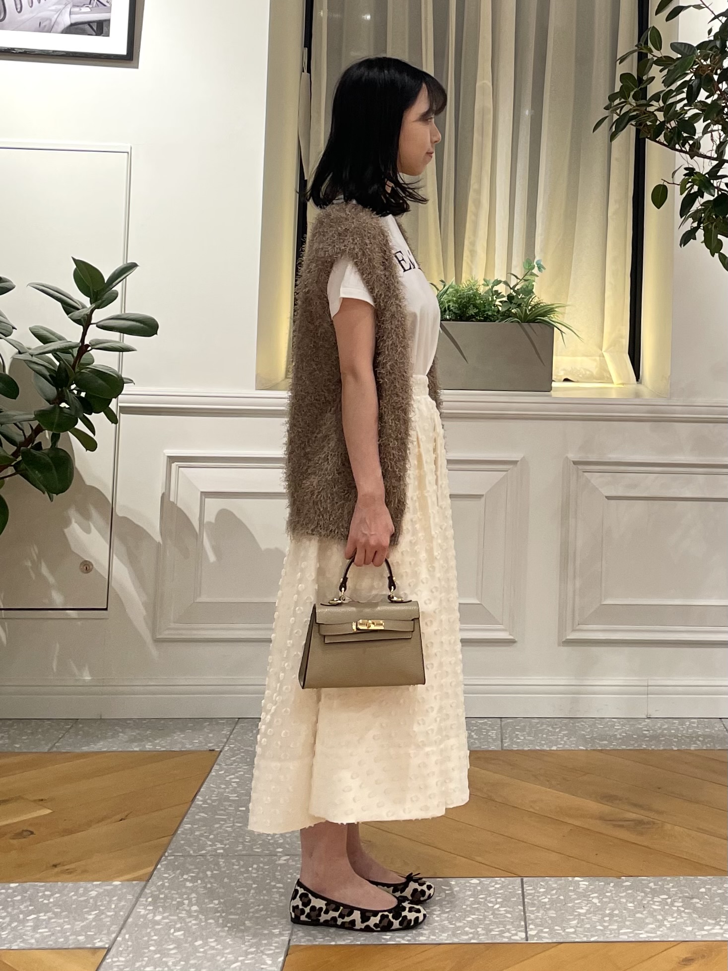 Lilyさんの「DRESSTERIOR｜【立体ロゴ】フロッキーロゴプリントTシャツ」を使ったコーディネート