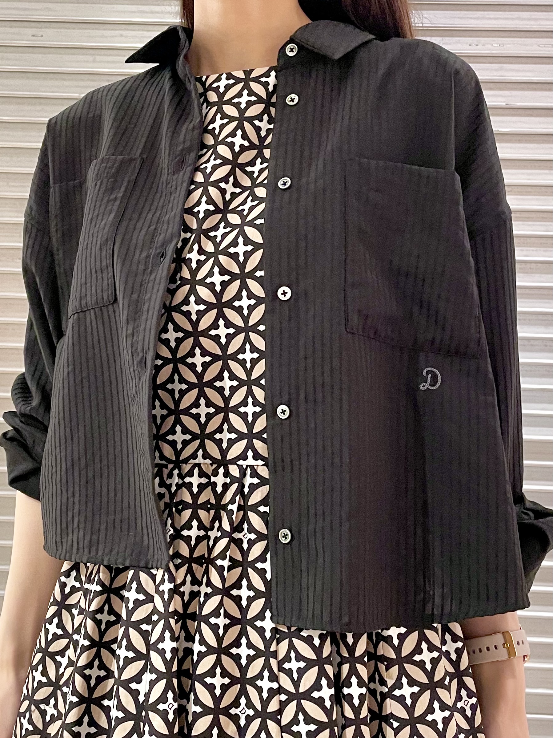 ことさんの「DRESSTERIOR｜◆シアーストライプクロップドシャツ」を使ったコーディネート