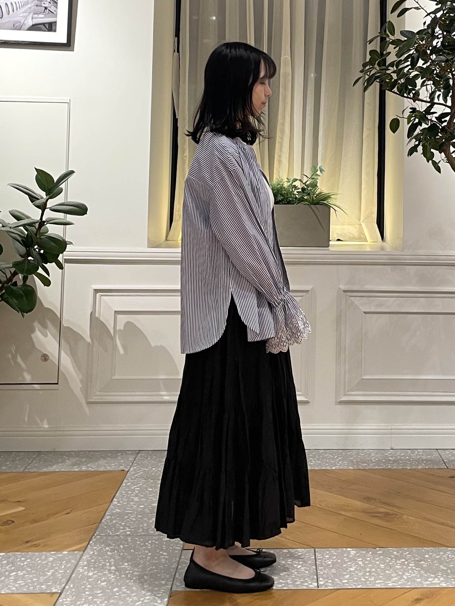 Lilyさんの「DRESSTERIOR｜エンブロイダリーカフスシャツ」を使ったコーディネート
