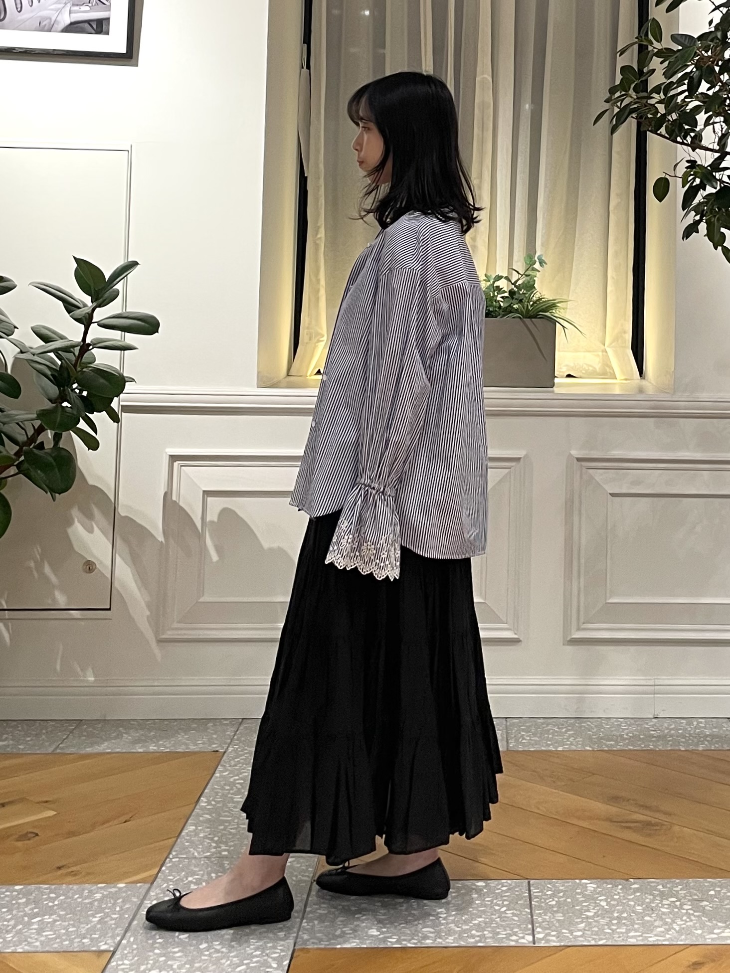 Lilyさんの「DRESSTERIOR｜エンブロイダリーカフスシャツ」を使ったコーディネート