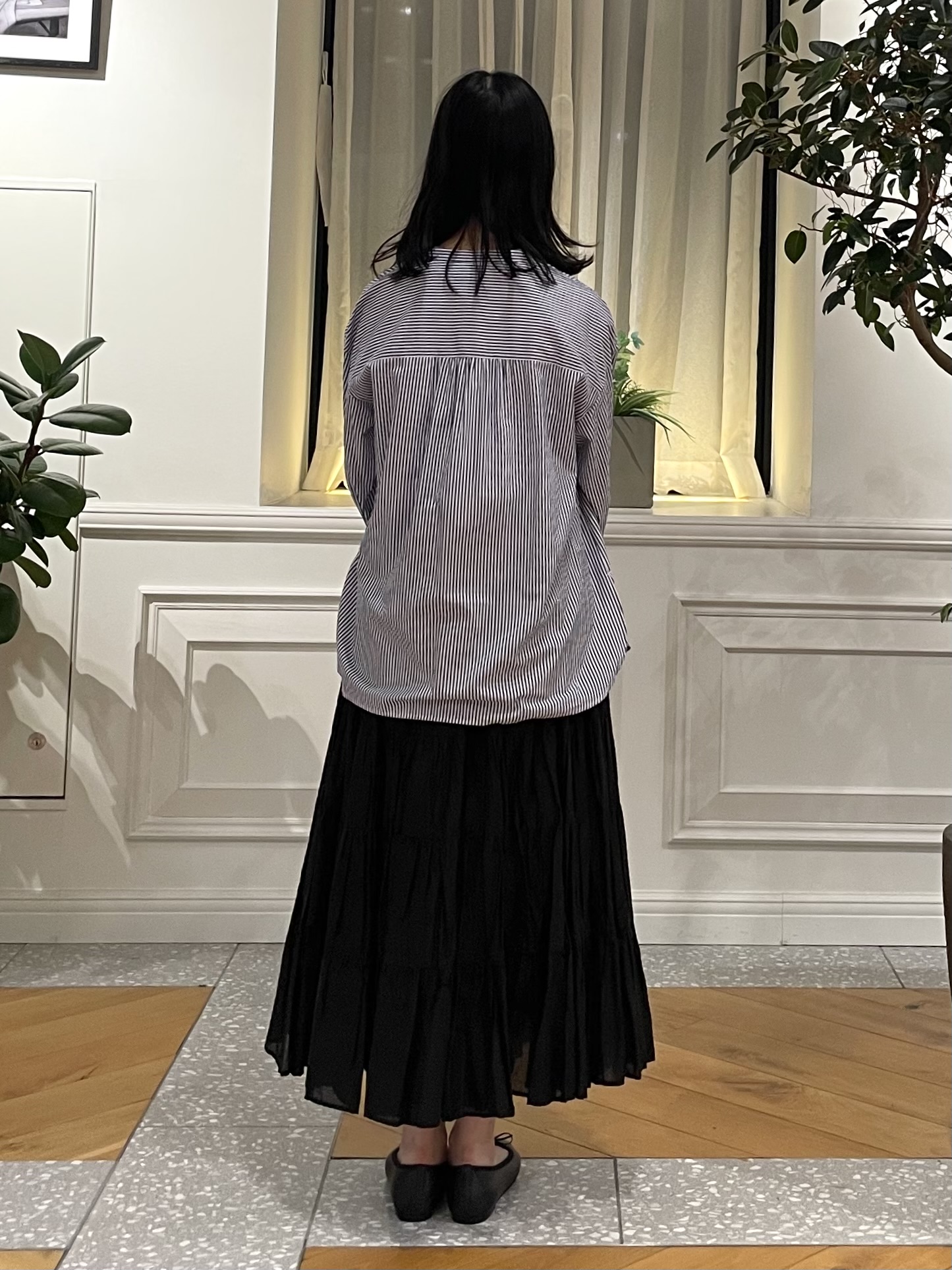Lilyさんの「DRESSTERIOR｜エンブロイダリーカフスシャツ」を使ったコーディネート