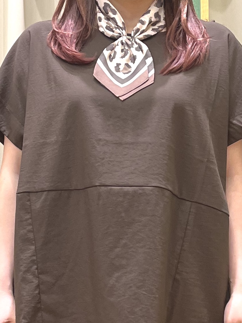 ゆっきーさんの「SHOO･LA･RUE｜【洗濯機可/セットアップ可】軽凛(かろりん) シンプル上品 切替コクーントップス」を使ったコーディネート