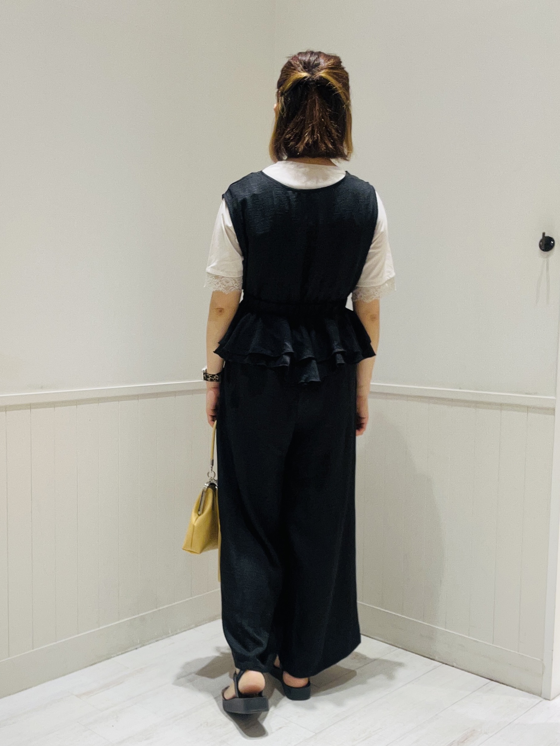 Kyonさんの「SHOO･LA･RUE｜【UV/S-LL/洗濯機可】柄アソート お袖レースが旬顔 上品に決まる大人Tシャツ」を使ったコーディネート