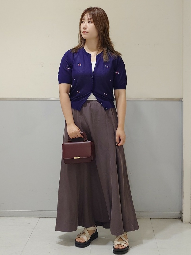 NONさんの「index｜フラワー刺繍カーディガン【洗濯機OK／抗ピル】」を使ったコーディネート