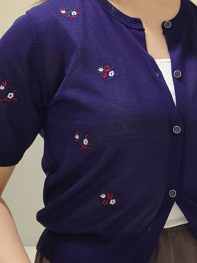 NONさんの「index｜フラワー刺繍カーディガン【洗濯機OK／抗ピル】」を使ったコーディネート