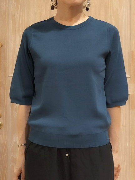 YUKIさんの「SHOO･LA･RUE｜【ガンガン洗える/毛玉になりにくい】二の腕見せない 5分袖ニット」を使ったコーディネート