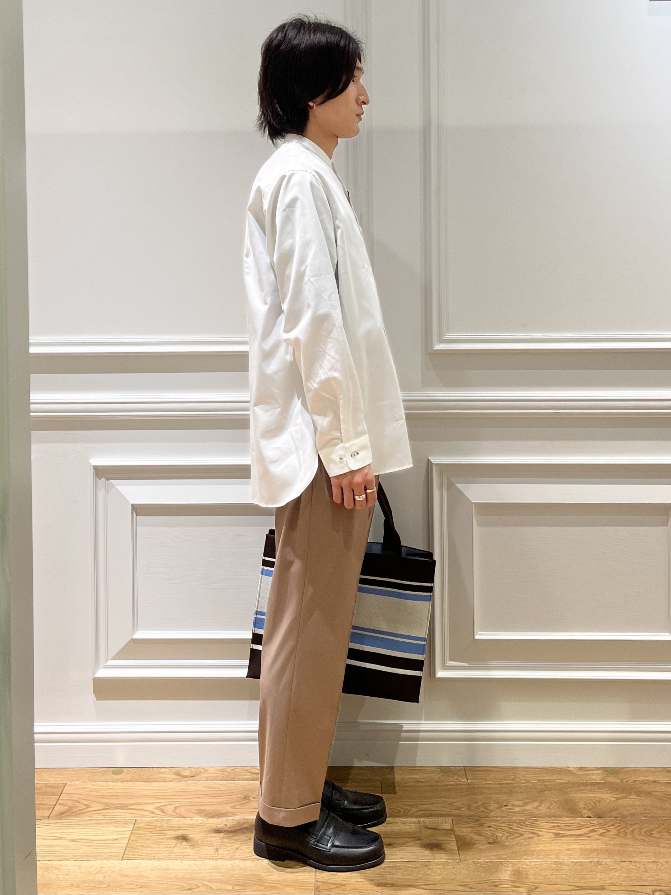 Watanabeさんの「DRESSTERIOR｜【日本製】バンドカラー高密度ツイルシャツ」を使ったコーディネート