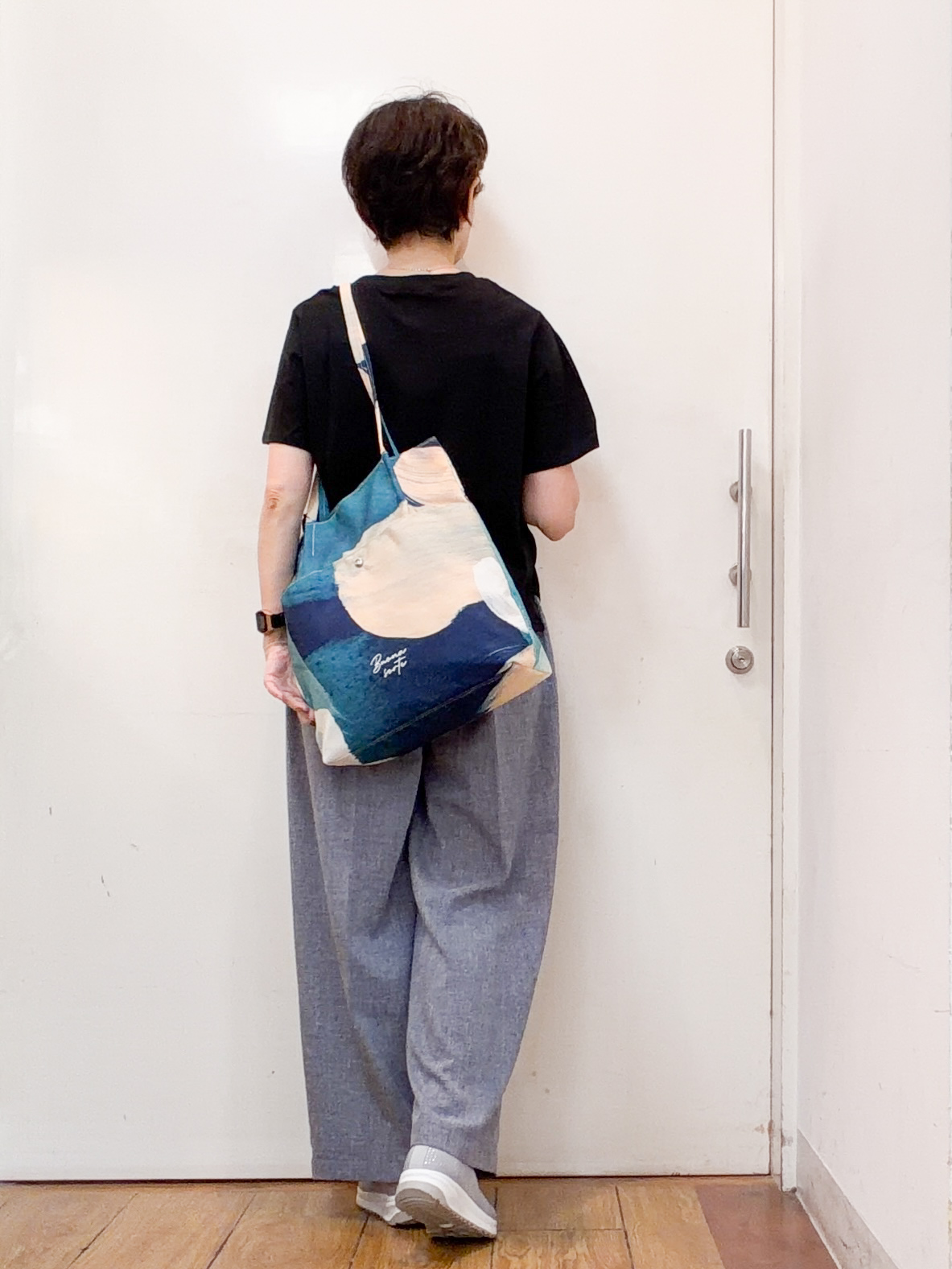 みぃさんの「SHOO･LA･RUE｜【S-LL/洗濯機可】大人のベーシックカラープリントTシャツ」を使ったコーディネート