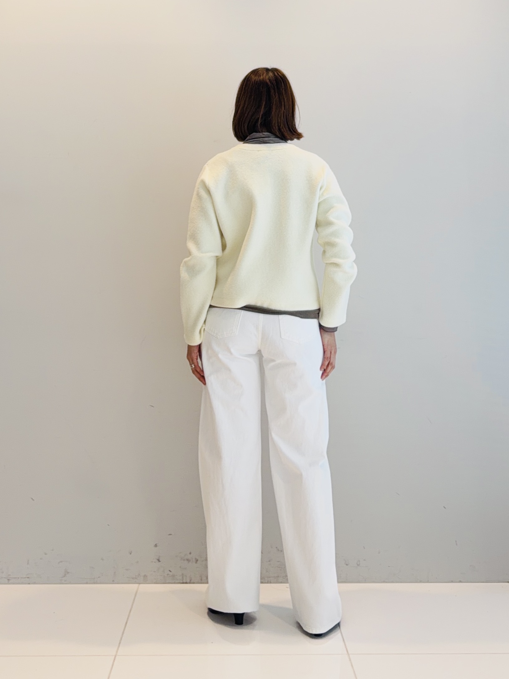 murayamaさんの「INDIVI｜【レイヤード／袖口シアー／日本製】ベロアジャージトップス」を使ったコーディネート