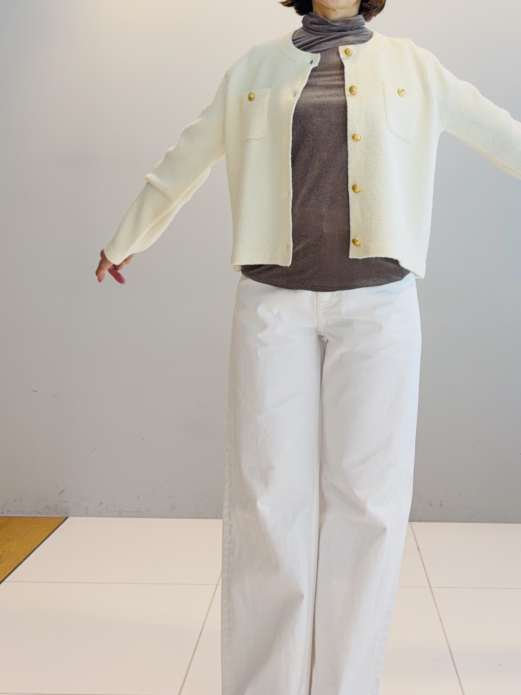 murayamaさんの「INDIVI｜【レイヤード／袖口シアー／日本製】ベロアジャージトップス」を使ったコーディネート