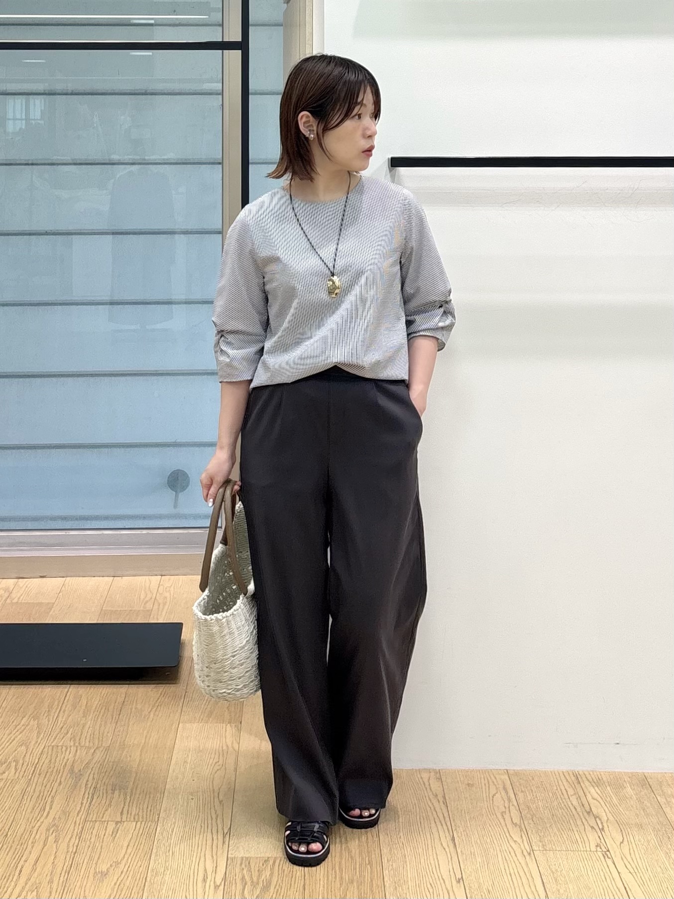 asamiさんの「INDIVI｜【洗える／UVケア】ねじり袖サッカートップス」を使ったコーディネート