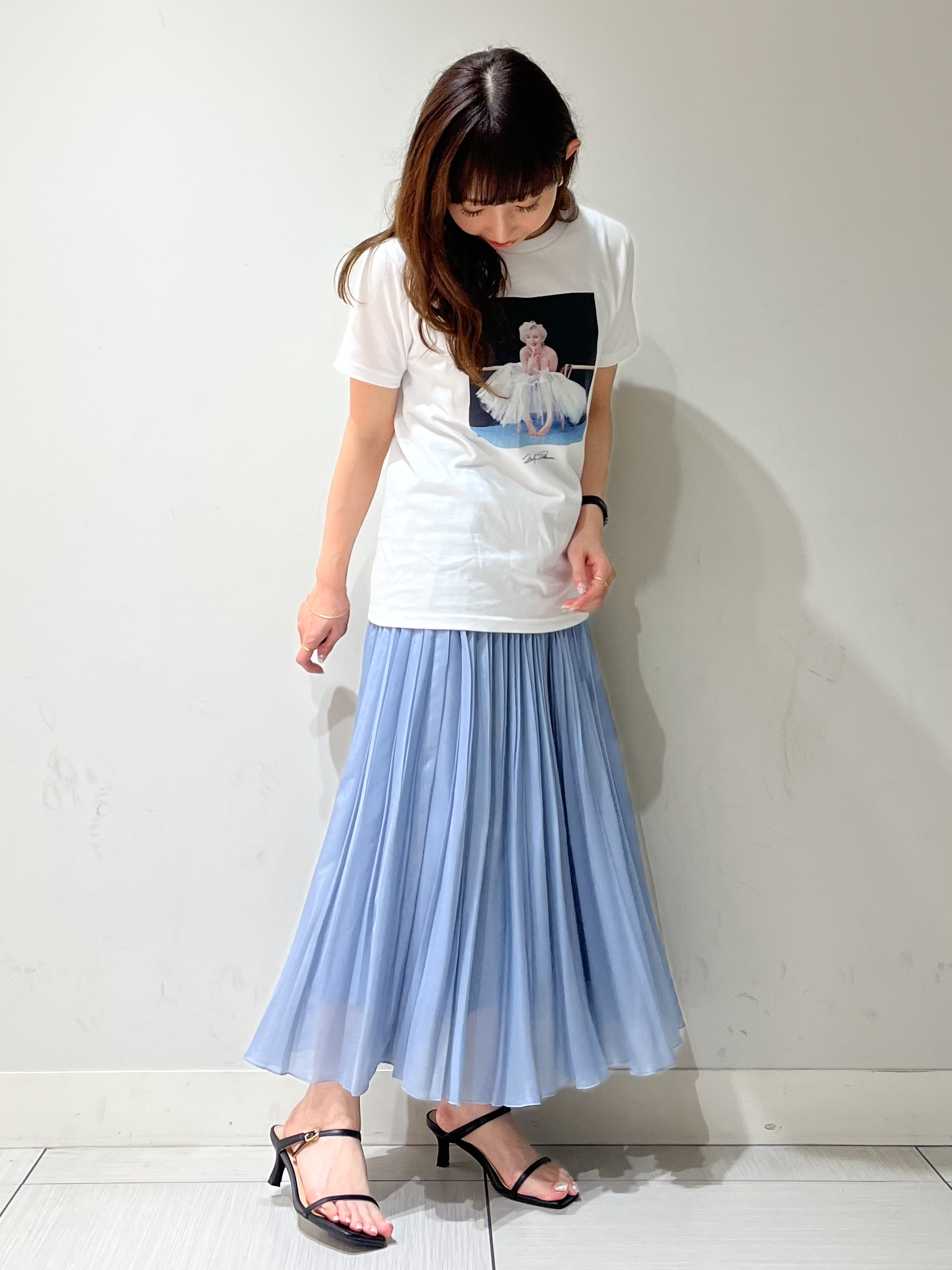 じゅんさんの「DRESSTERIOR｜【別注】マリリンモンロー/アートフォトT」を使ったコーディネート