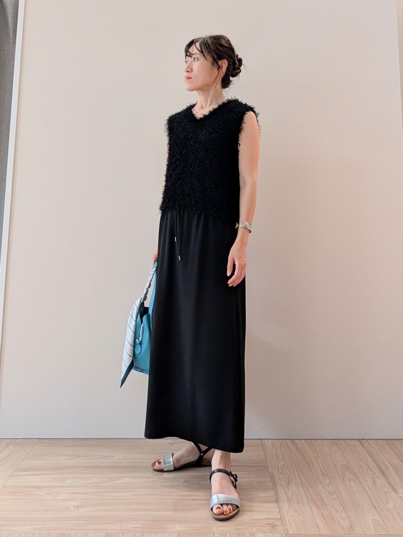 Rieさんの「UNTITLED｜【洗える】ファンシーヤーンVネックニットベスト」を使ったコーディネート