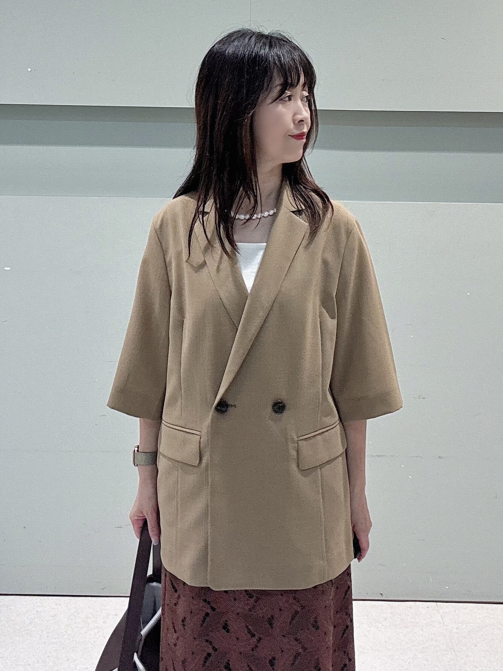 makiさんの「UNTITLED｜【秋の通勤羽織/セットアップ可/UVカット】エアリークール半袖ジャケット」を使ったコーディネート