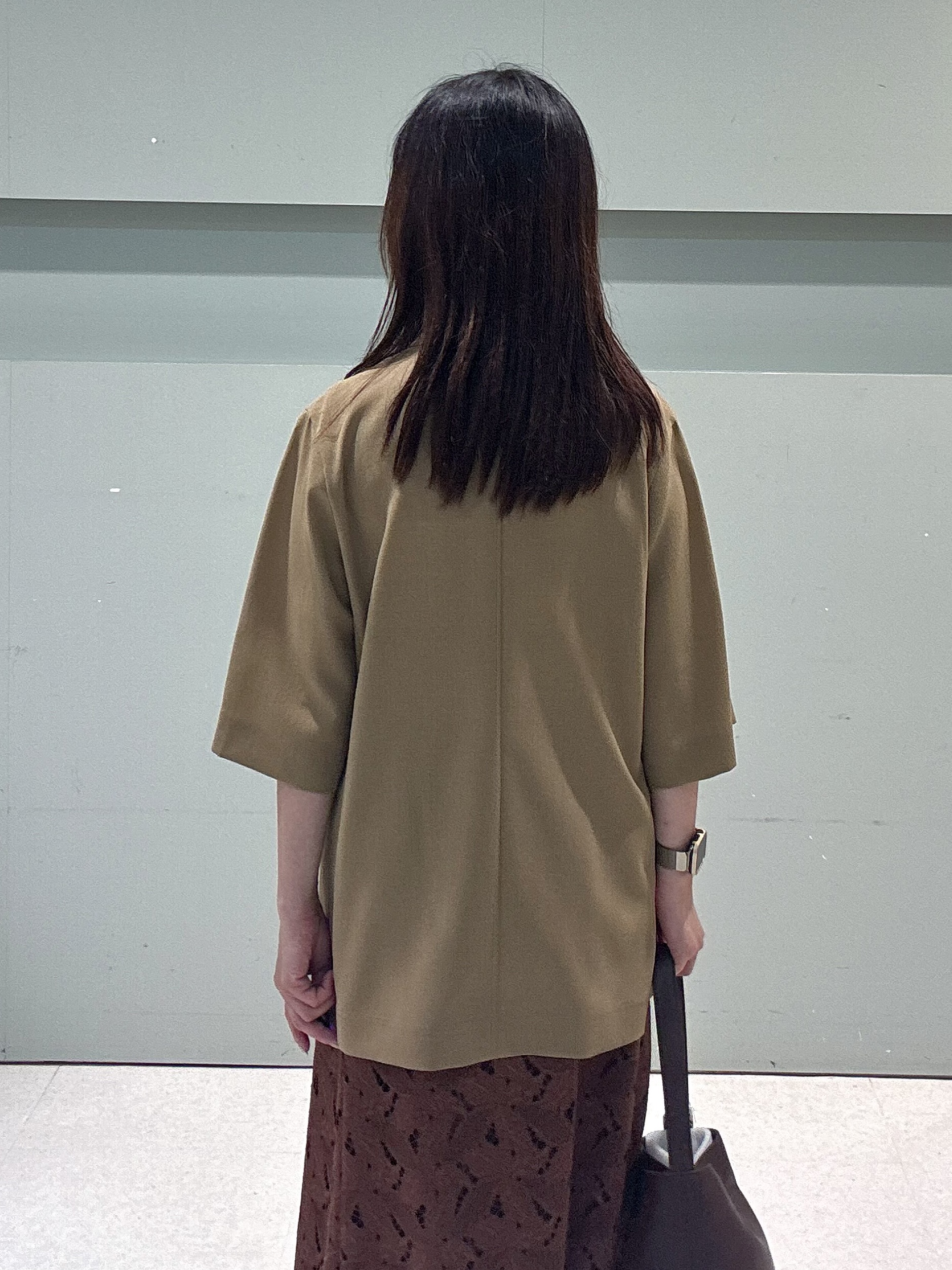 makiさんの「UNTITLED｜【秋の通勤羽織/セットアップ可/UVカット】エアリークール半袖ジャケット」を使ったコーディネート