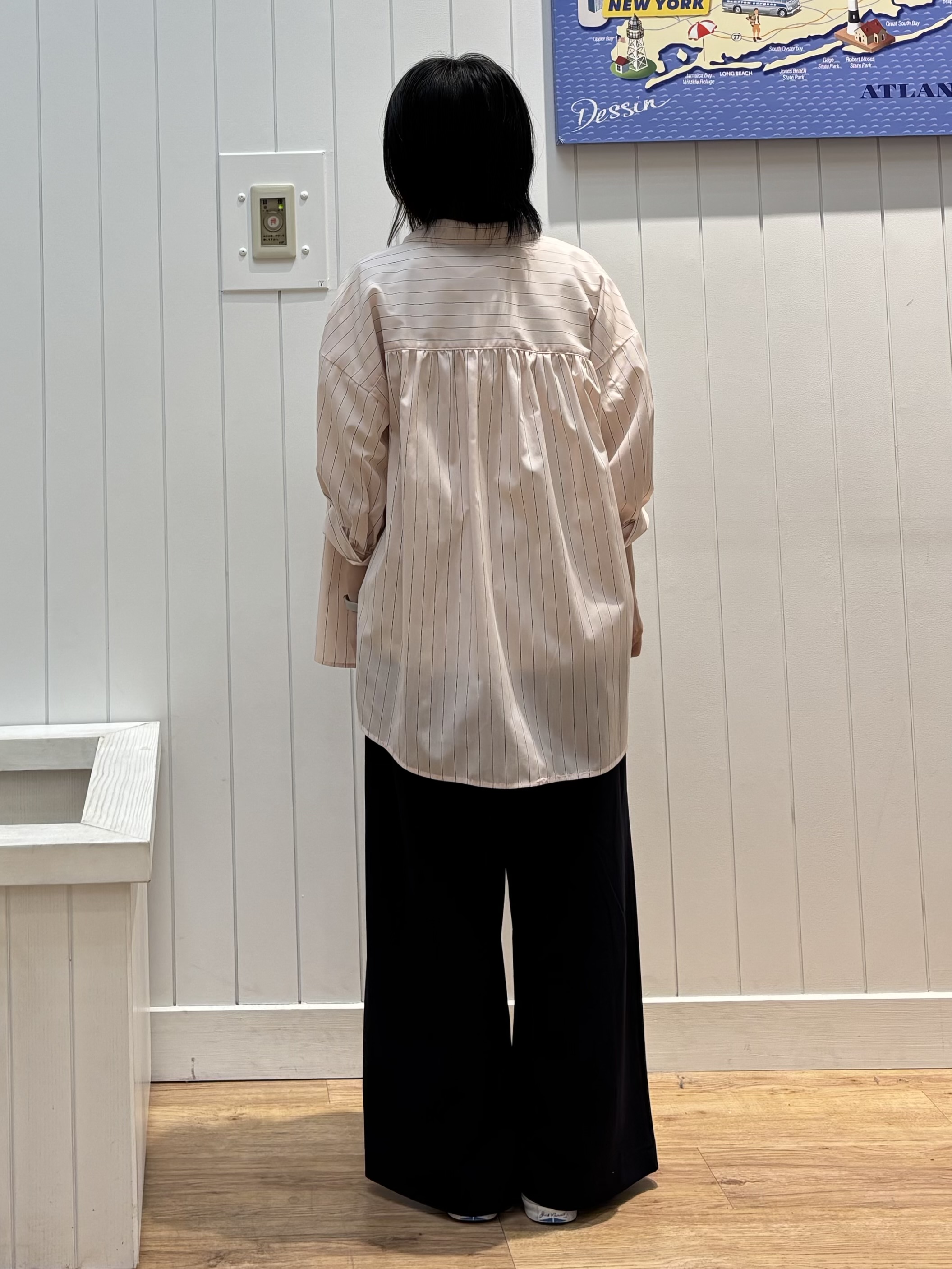 OKADAさんの「Dessin｜【秋羽織り/洗濯機OK】ギャザースリーブストライプシャツ6分袖」を使ったコーディネート