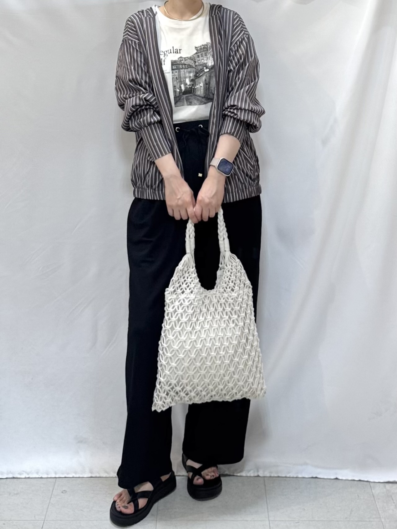 𝐇𝐢𝐫𝐨𝐦𝐢さんの「SHOO･LA･RUE｜【洗濯後しわになりにくい/S-LL】お顔も手の甲もしっかりカバー　日よけ・指穴付きUVパーカ」を使ったコーディネート