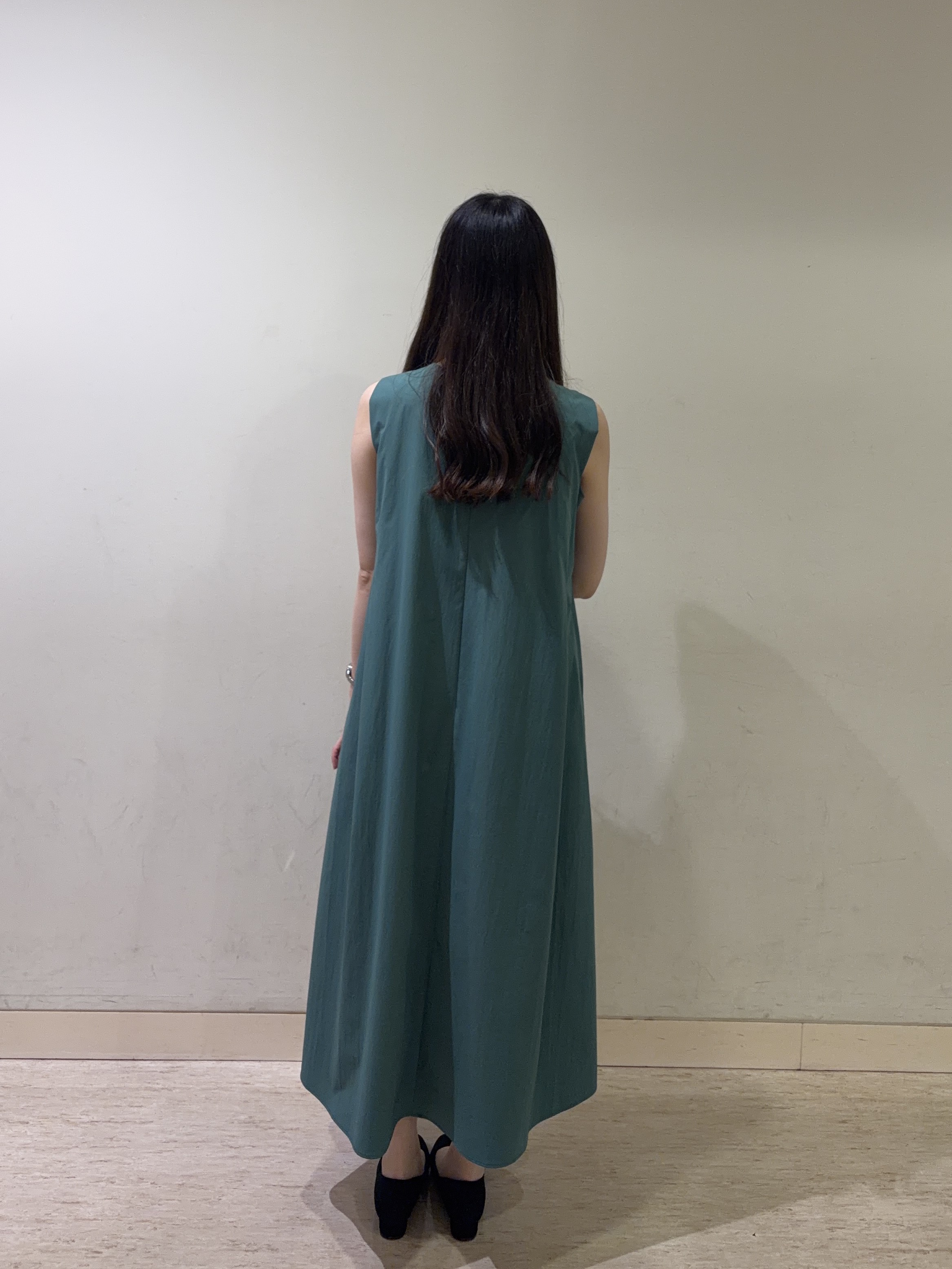 mayuさんの「UNTITLED｜【残暑も快適/接触冷感/UVカット/吸水速乾】Aラインロングワンピース」を使ったコーディネート