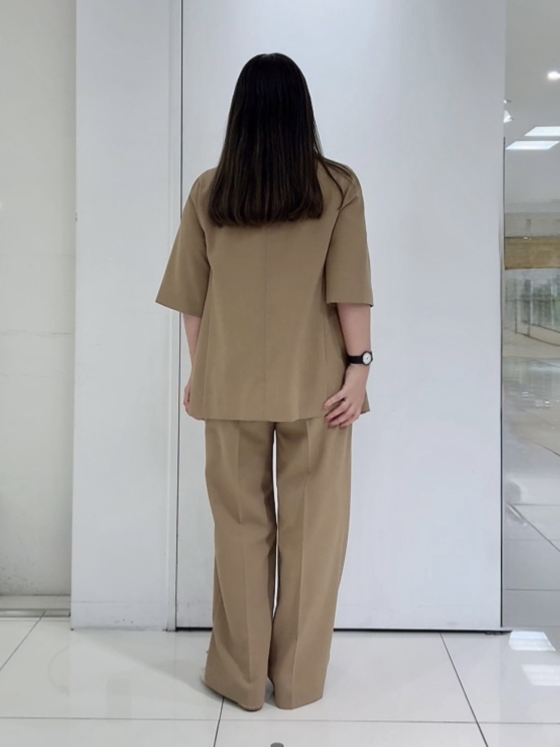 なかじさんの「UNTITLED｜【秋の通勤羽織/セットアップ可/UVカット】エアリークール半袖ジャケット」を使ったコーディネート