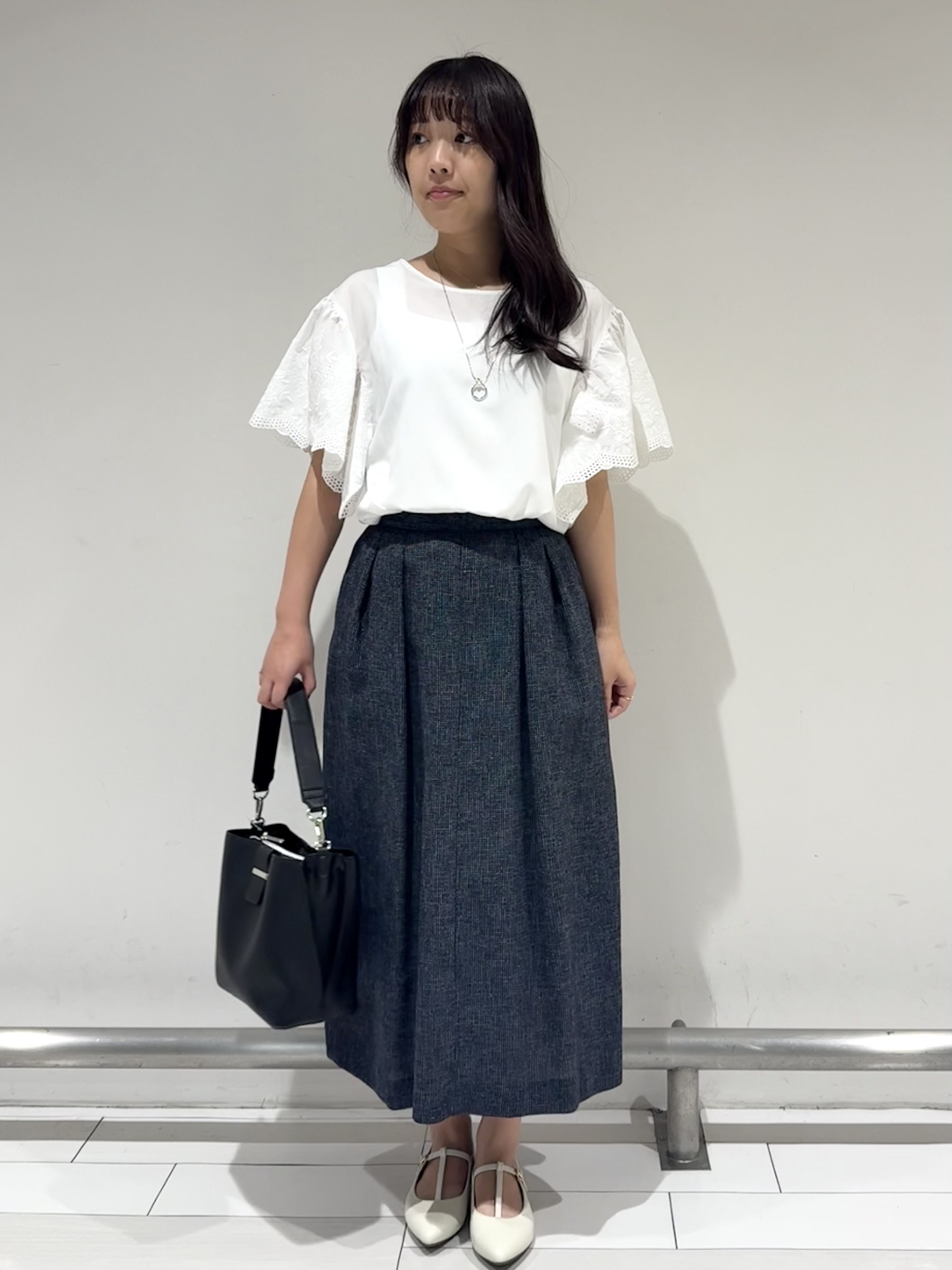 Azusaさんの「Reflect｜【通勤◎】スカラップレーススリーブ ブラウス」を使ったコーディネート