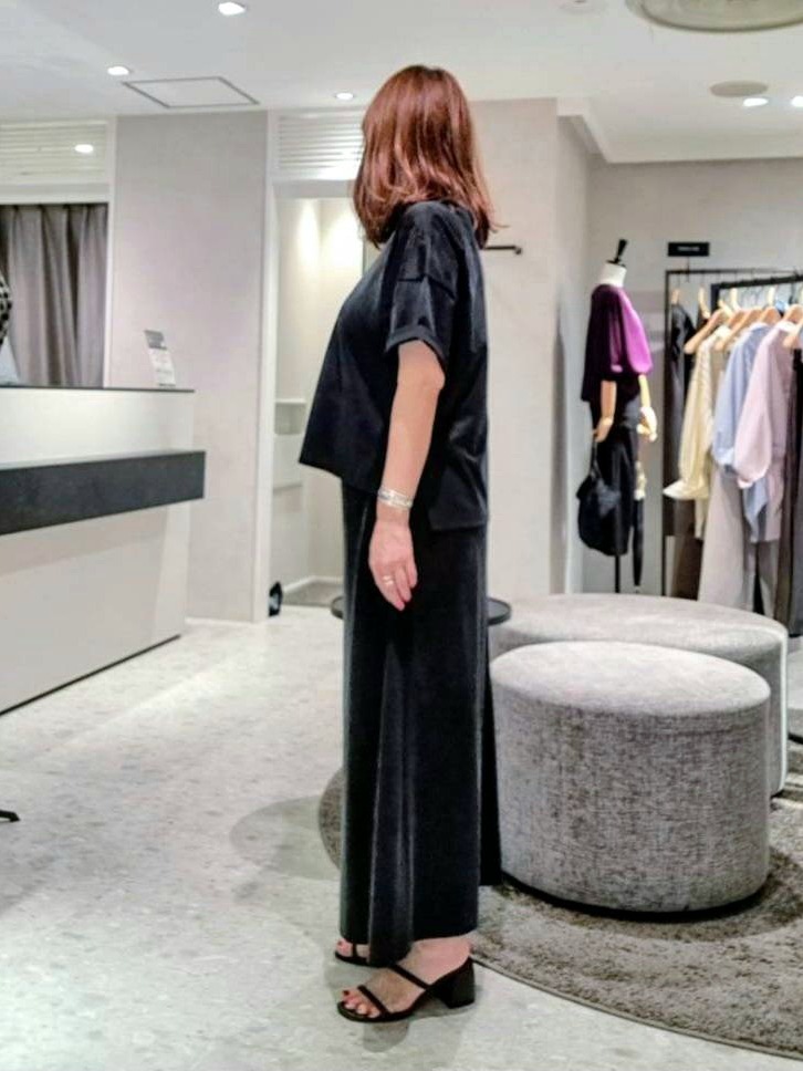 MAMIさんの「UNTITLED｜【きれいめTシャツ/セットアップ可】ヴィンテージライクプルオーバー」を使ったコーディネート