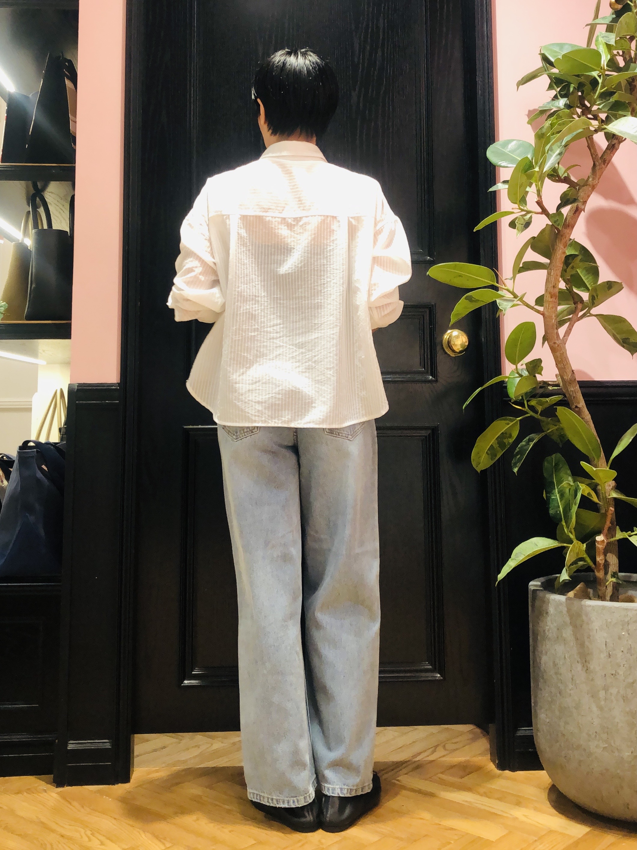 OGATAさんの「DRESSTERIOR｜◆シアーストライプクロップドシャツ」を使ったコーディネート