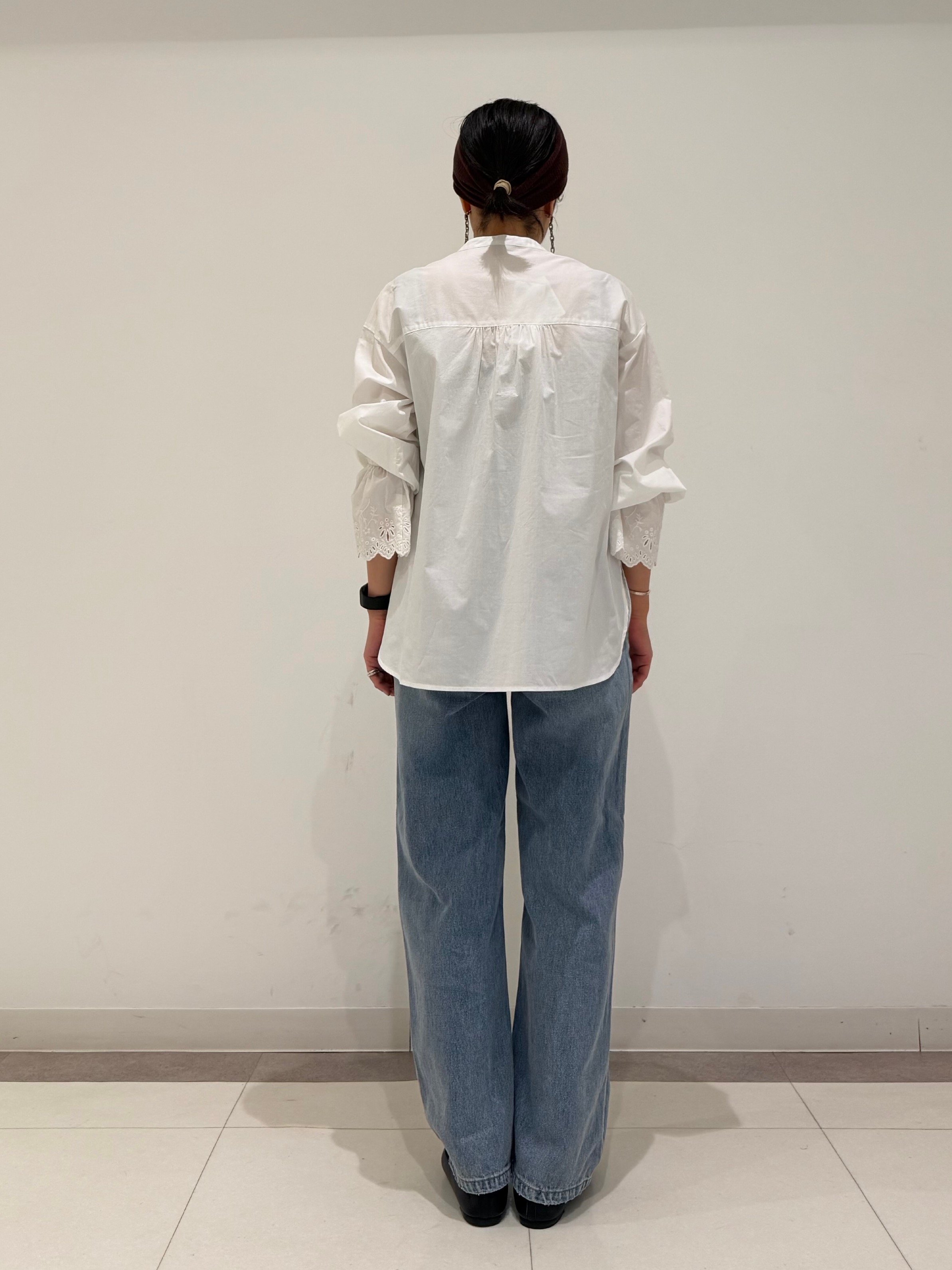 MIYAKAWAさんの「DRESSTERIOR｜エンブロイダリーカフスシャツ」を使ったコーディネート