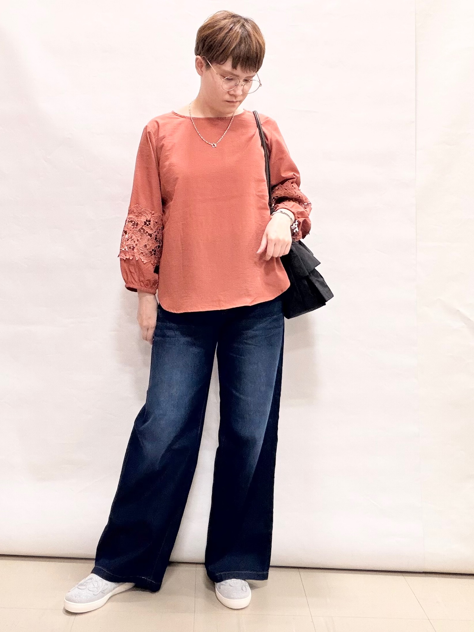 なっちゃんさんの「SHOO･LA･RUE｜【洗濯機可/S-LL/洗濯後しわになりにくい】刺繍レースで高見え インせず決まる主役ブラウス」を使ったコーディネート