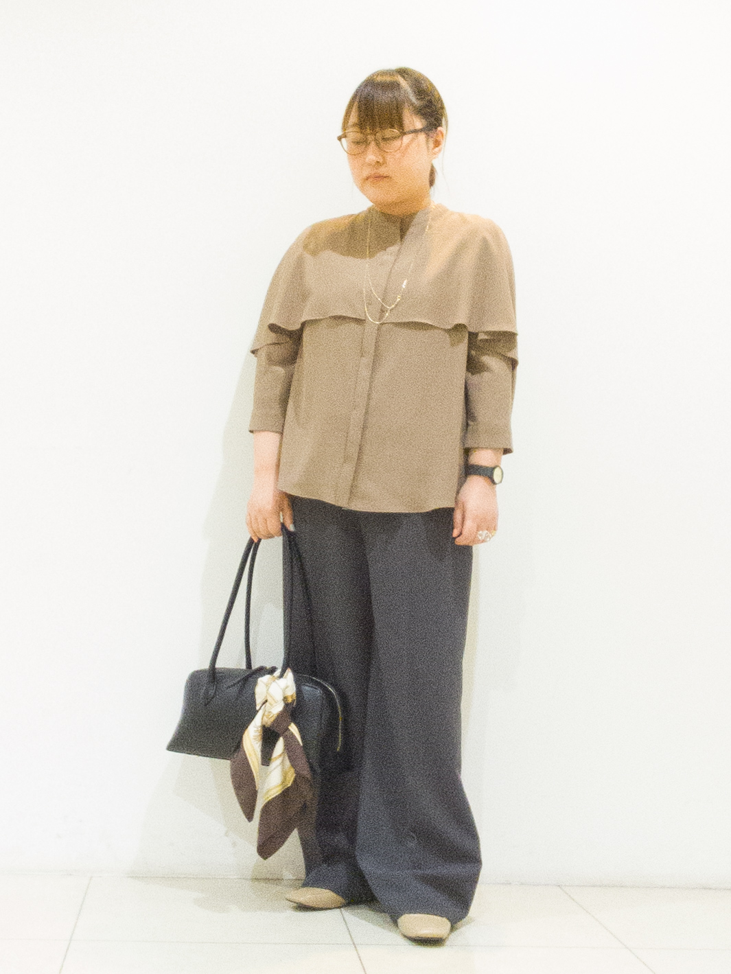 takedaさんの「UNTITLED｜【羽織りにも！/UVケア/着る日傘】ケープ風ブラウス」を使ったコーディネート