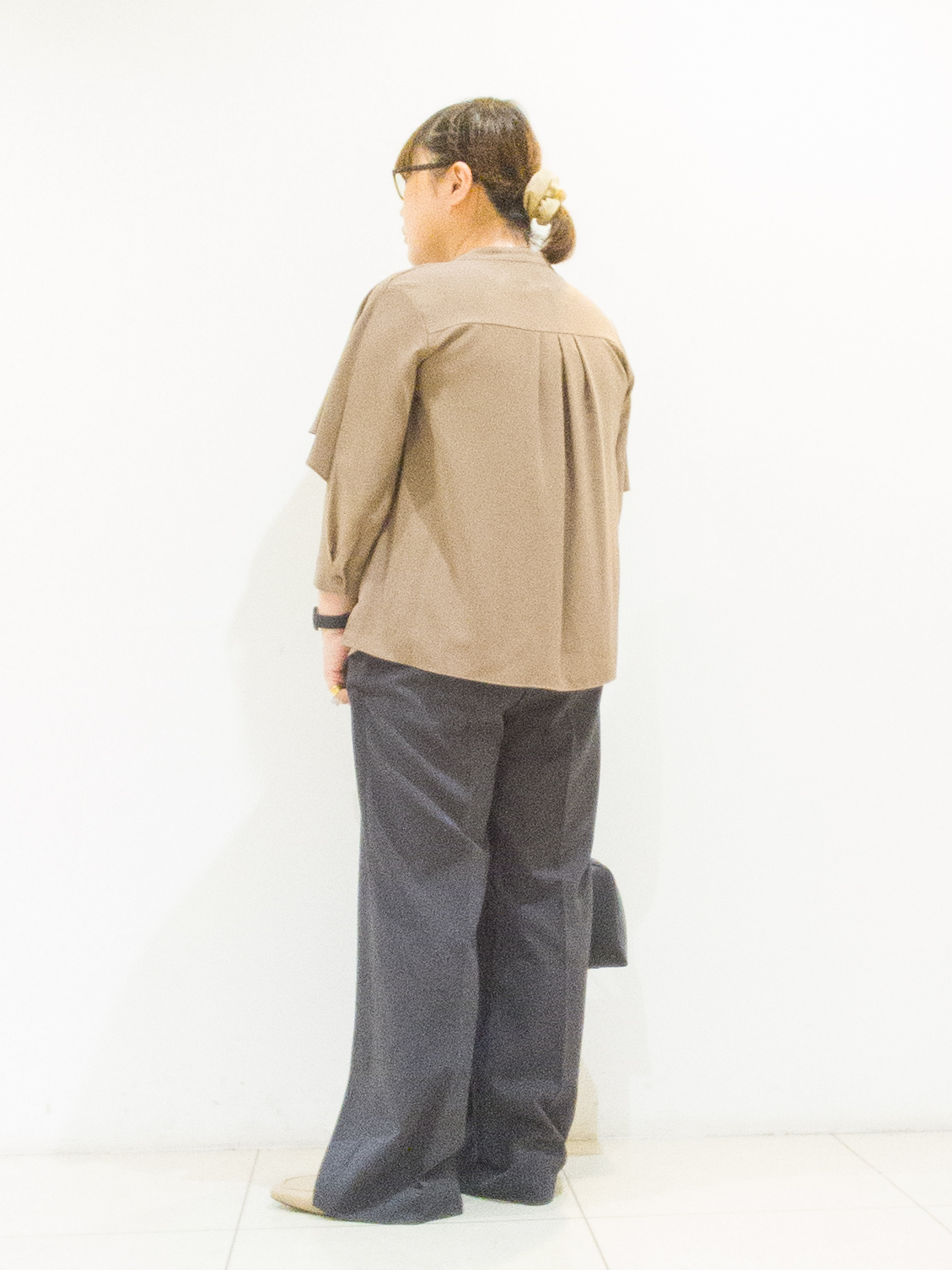 takedaさんの「UNTITLED｜【羽織りにも！/UVケア/着る日傘】ケープ風ブラウス」を使ったコーディネート