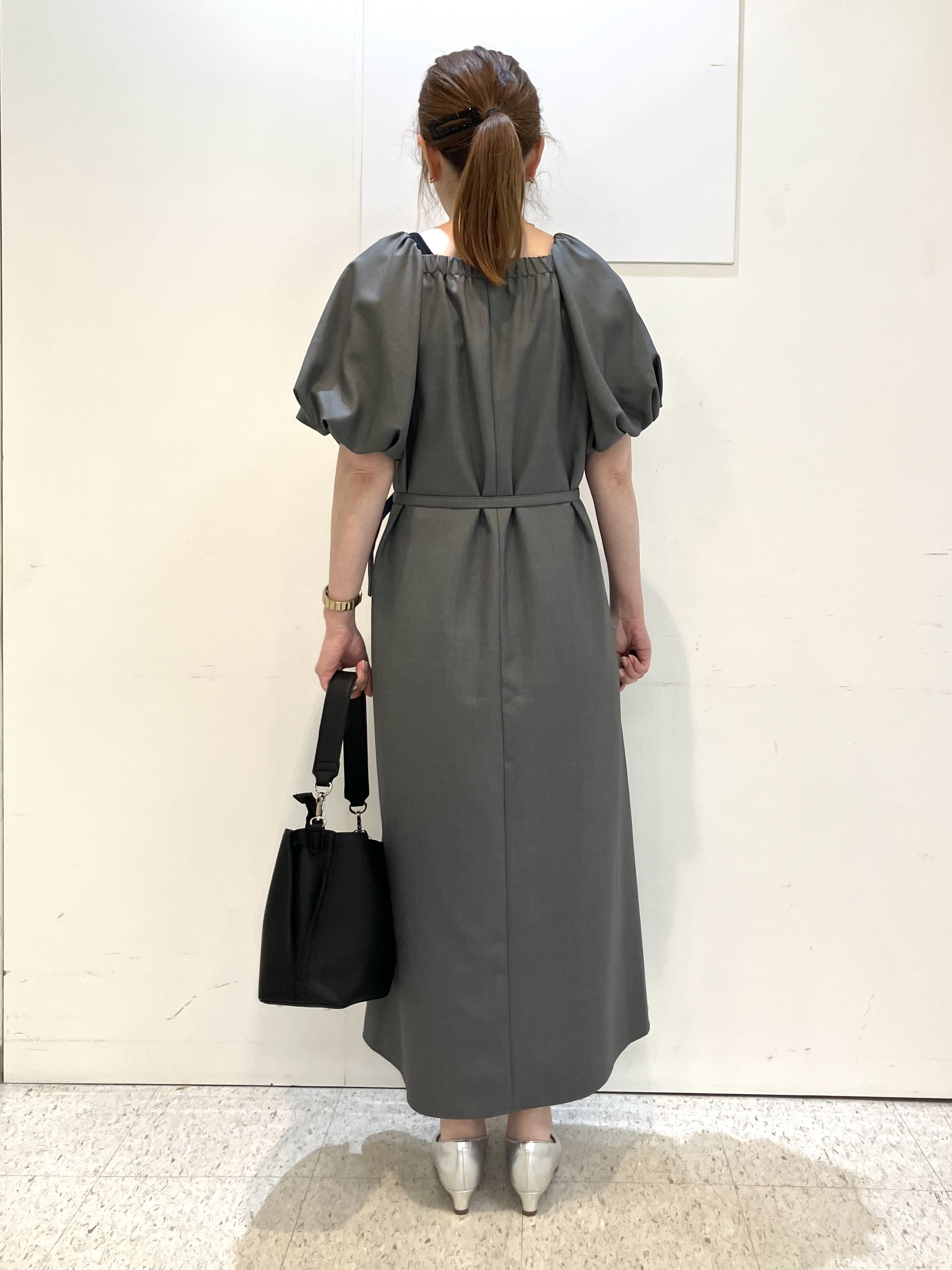 kozuさんの「Reflect｜【UVカット／手洗い可】パフスリーブ Vネックワンピース」を使ったコーディネート