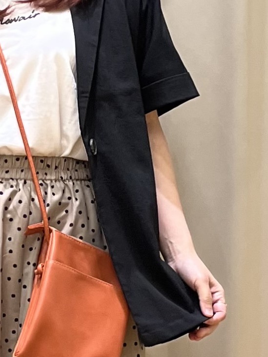 ゆっきーさんの「SHOO･LA･RUE｜【S-LL/洗濯機可】大人っぽく着られる ジェルロゴプリントTシャツ」を使ったコーディネート