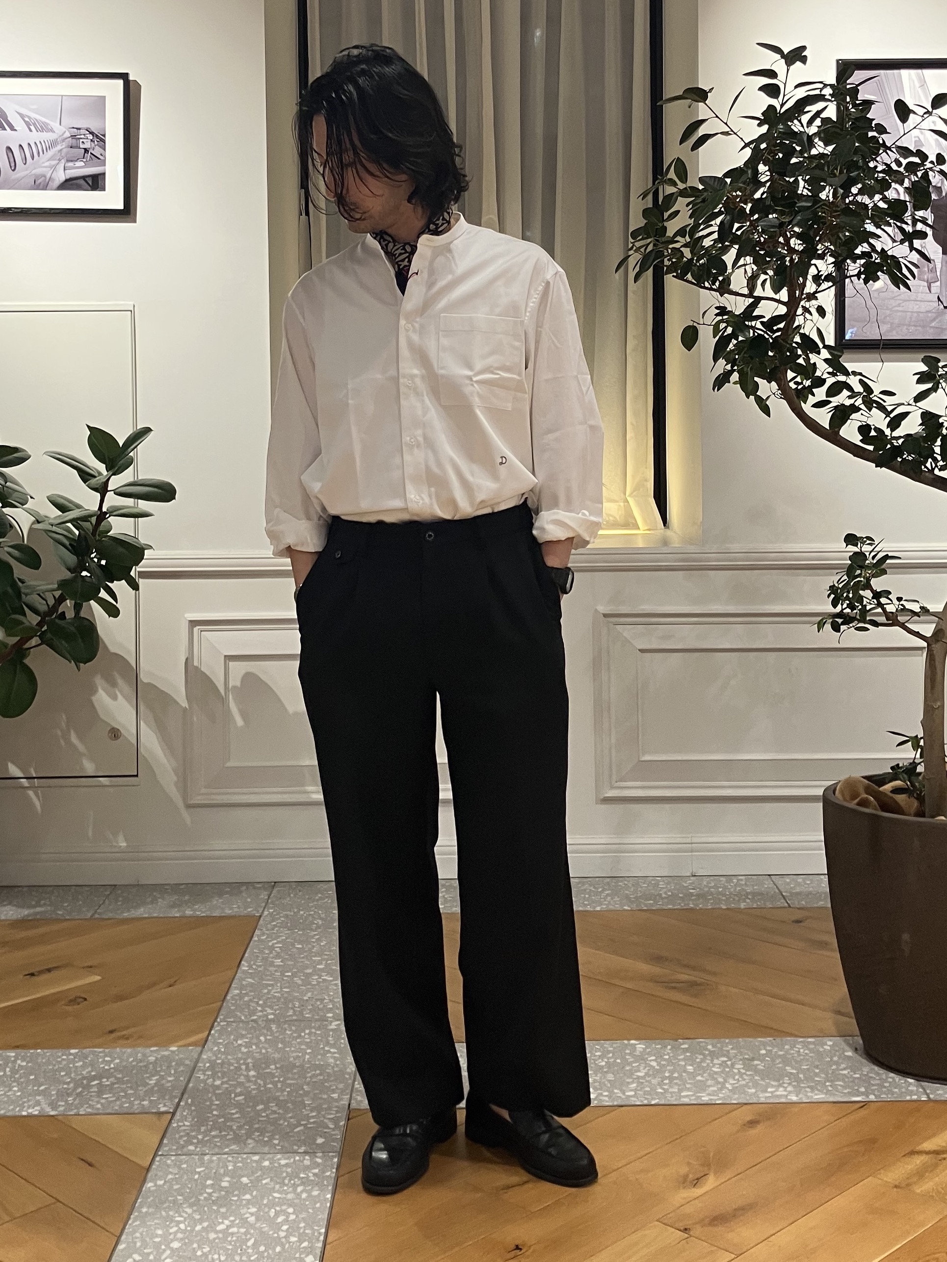 junyaさんの「DRESSTERIOR｜【日本製】バンドカラー高密度ツイルシャツ」を使ったコーディネート