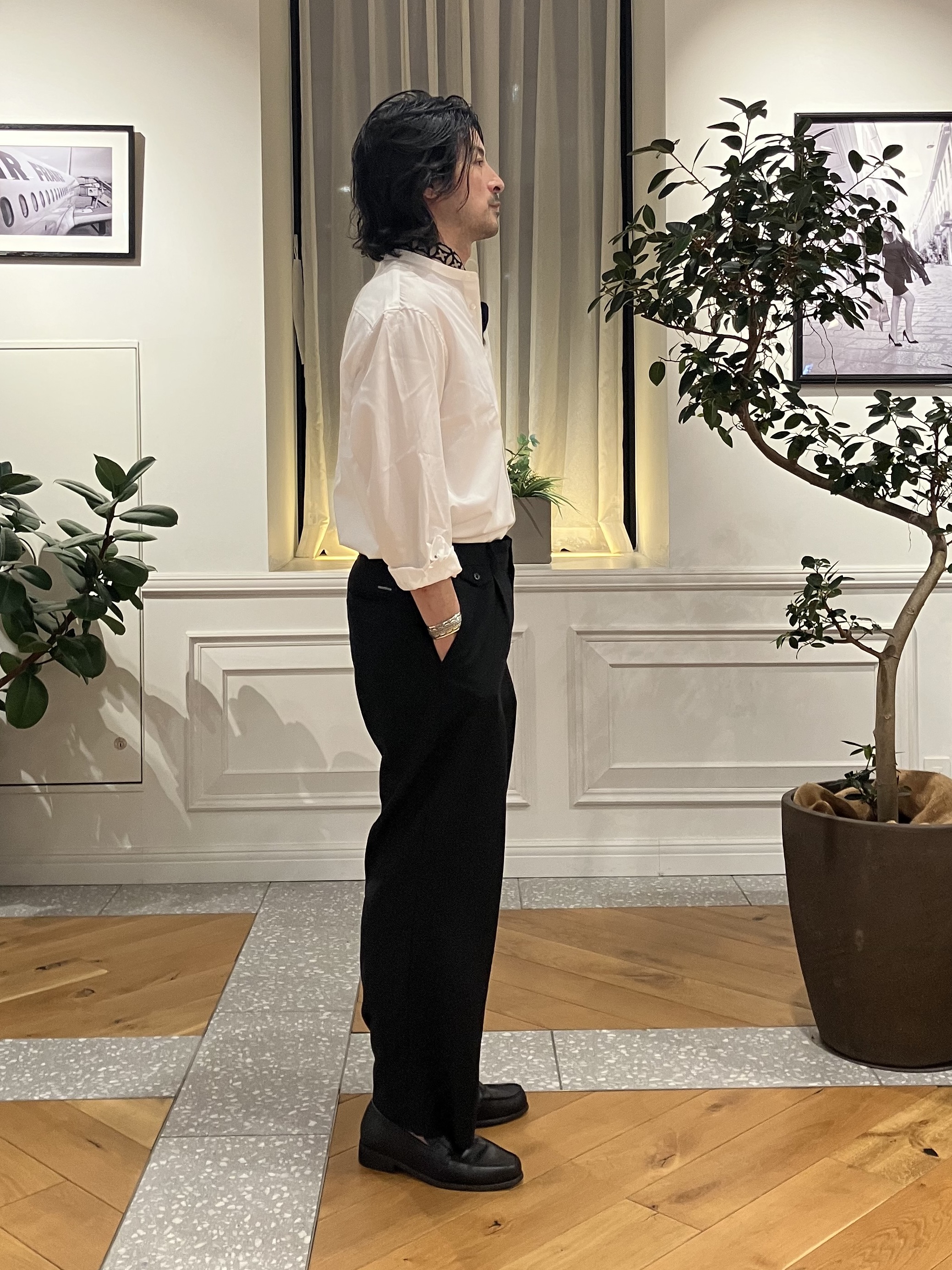 junyaさんの「DRESSTERIOR｜【日本製】バンドカラー高密度ツイルシャツ」を使ったコーディネート
