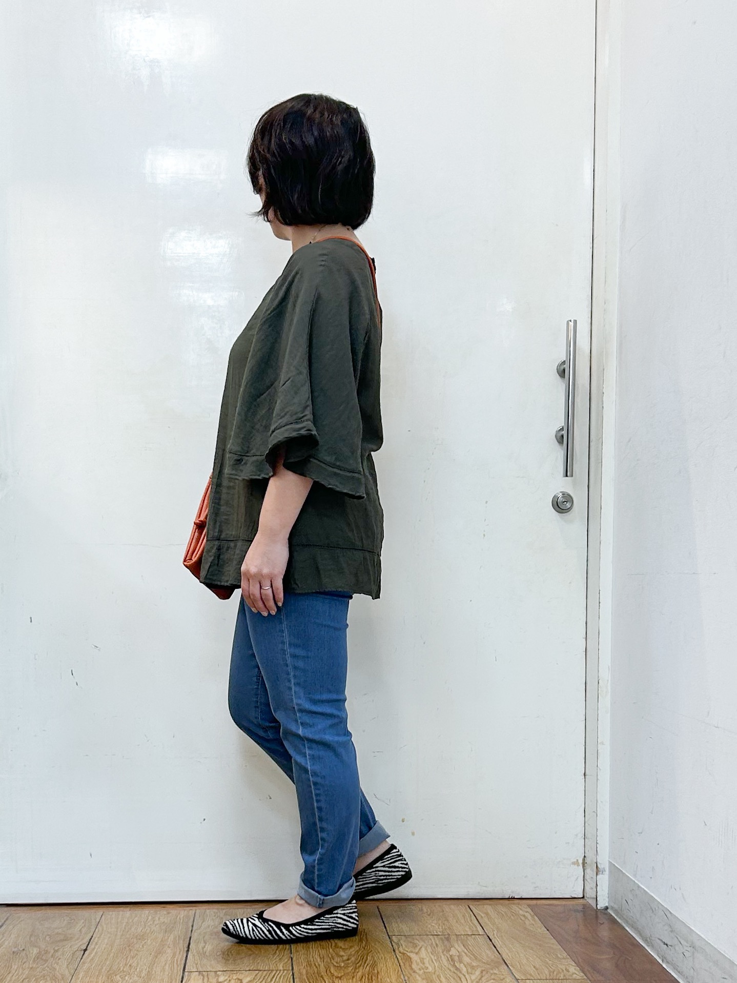 haruさんの「SHOO･LA･RUE｜【S-LL/洗濯機可/体型カバー】はしごレースがポイント スラブポンチョ風ブラウス」を使ったコーディネート