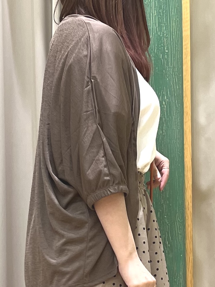 ゆっきーさんの「SHOO･LA･RUE｜【S-LL/洗濯機可】大人っぽく着られる ジェルロゴプリントTシャツ」を使ったコーディネート